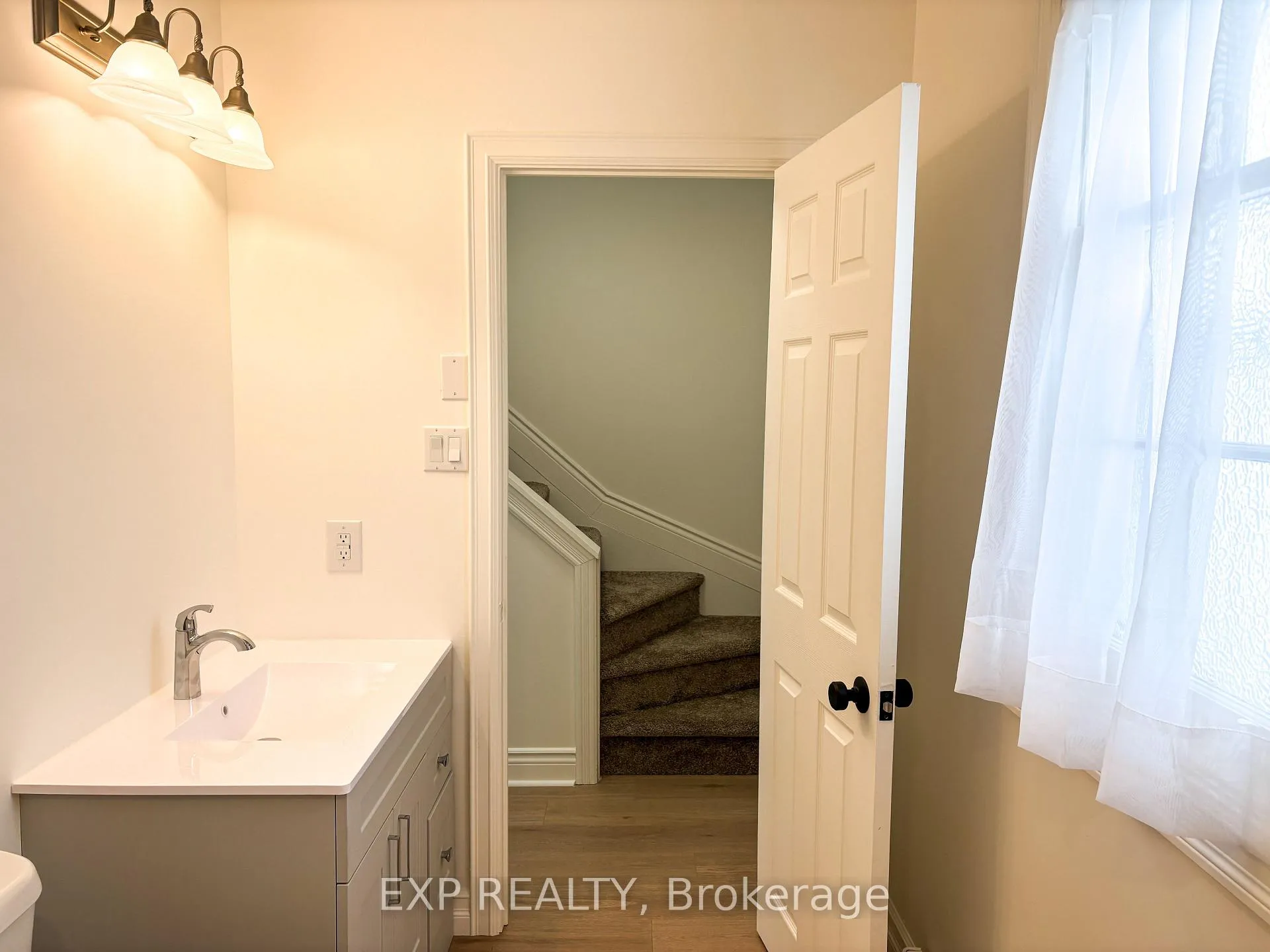 Photo 5 of 349 Raglan Street N, Renfrew — HOMEH