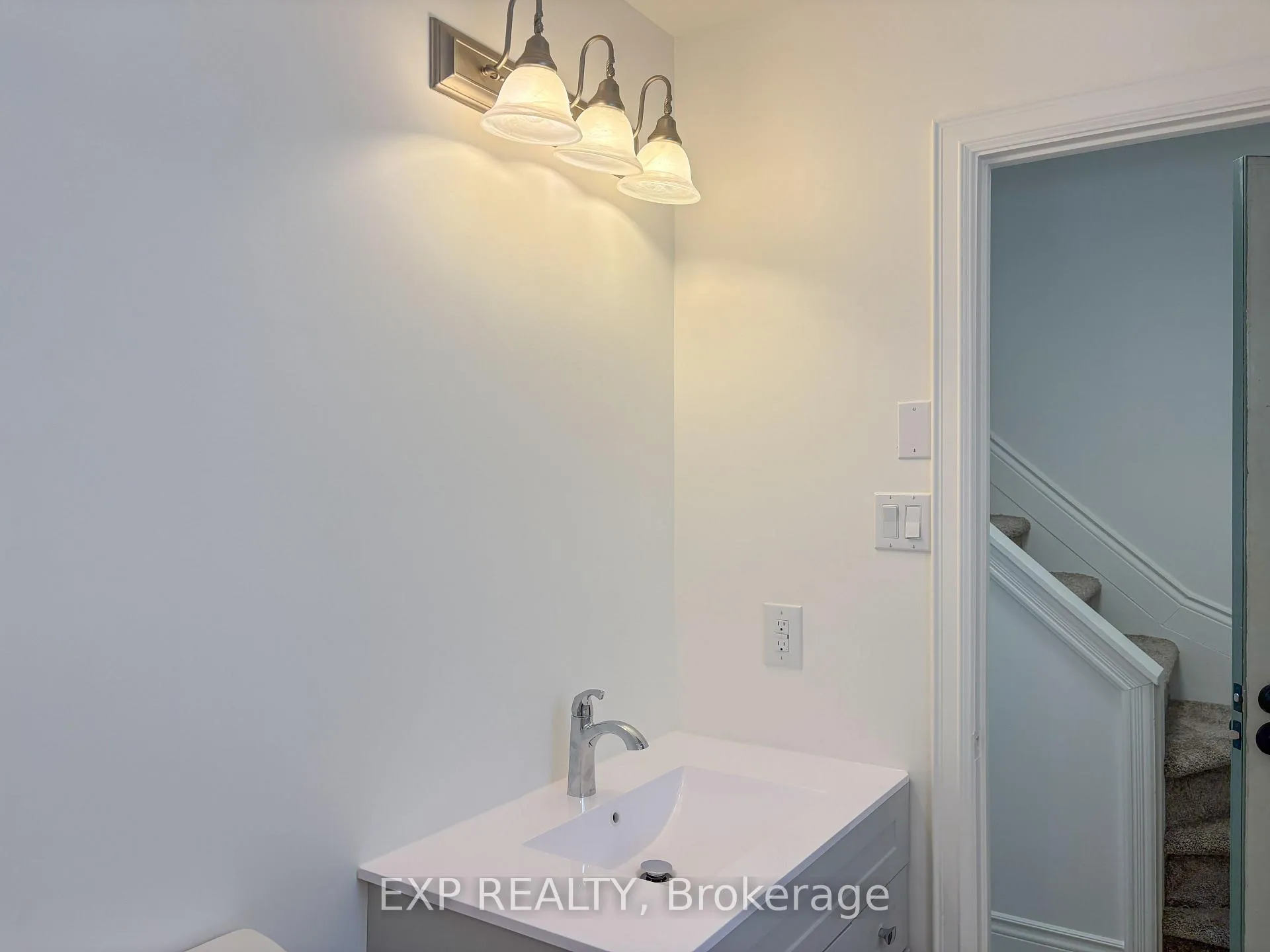 Photo 6 of 349 Raglan Street N, Renfrew — HOMEH