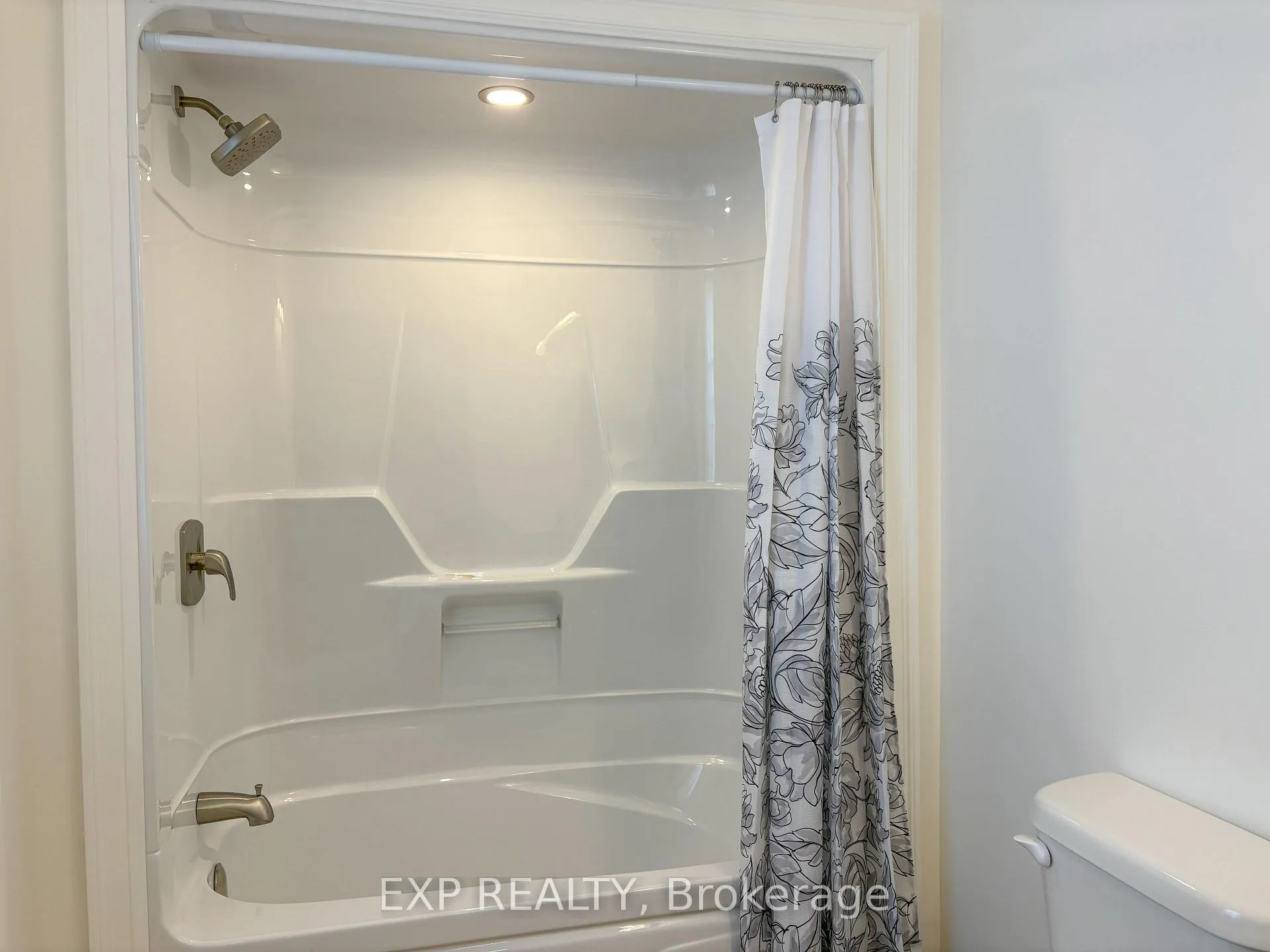 Photo 7 of 349 Raglan Street N, Renfrew — HOMEH