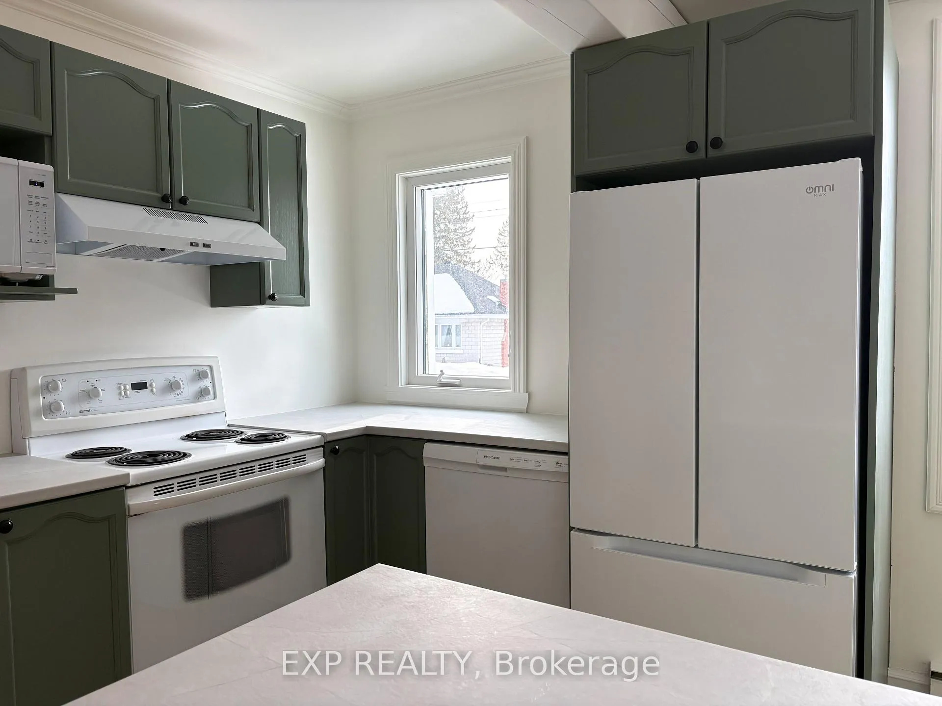 Photo 11 of 349 Raglan Street N, Renfrew — HOMEH