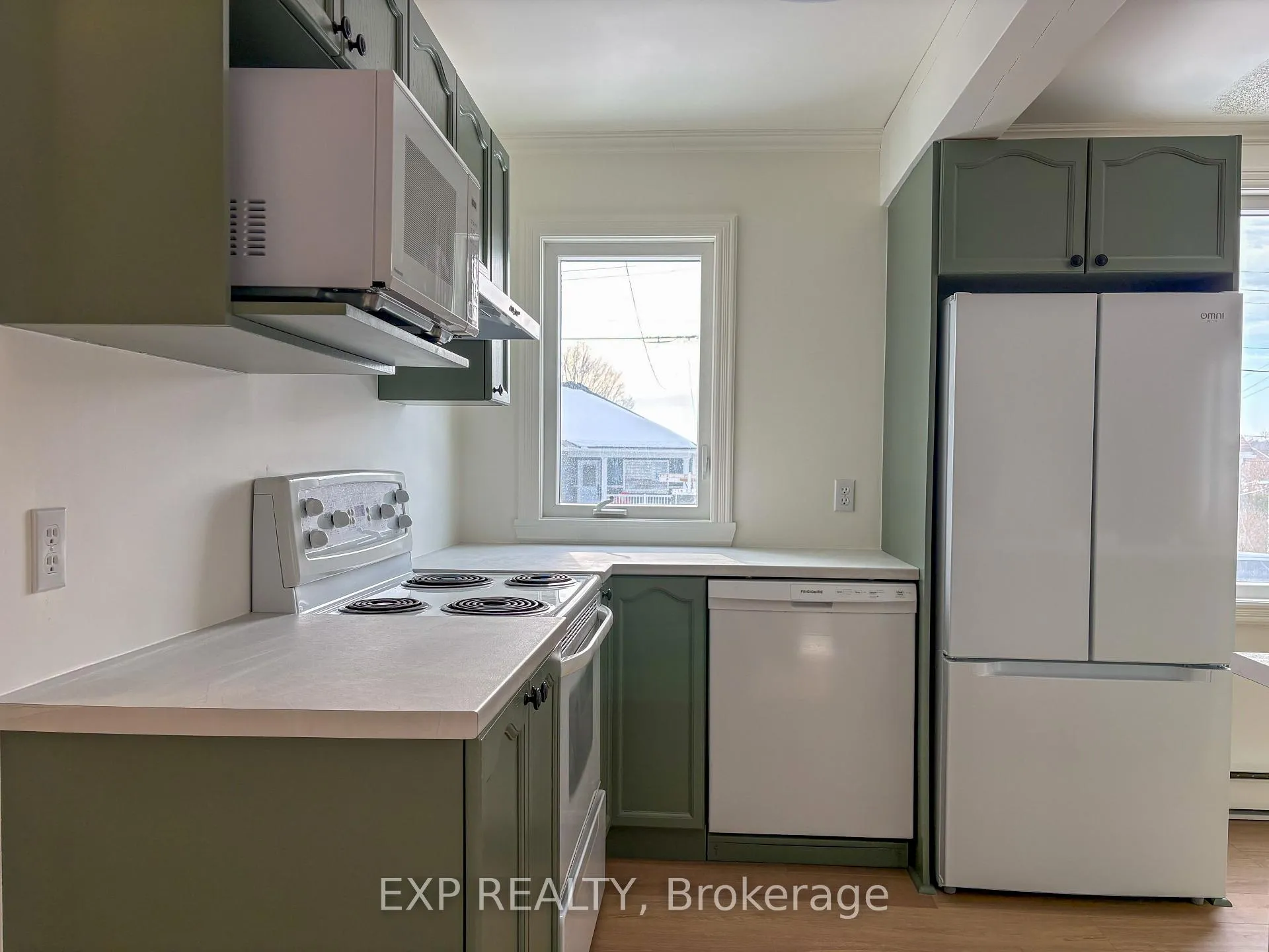Photo 14 of 349 Raglan Street N, Renfrew — HOMEH