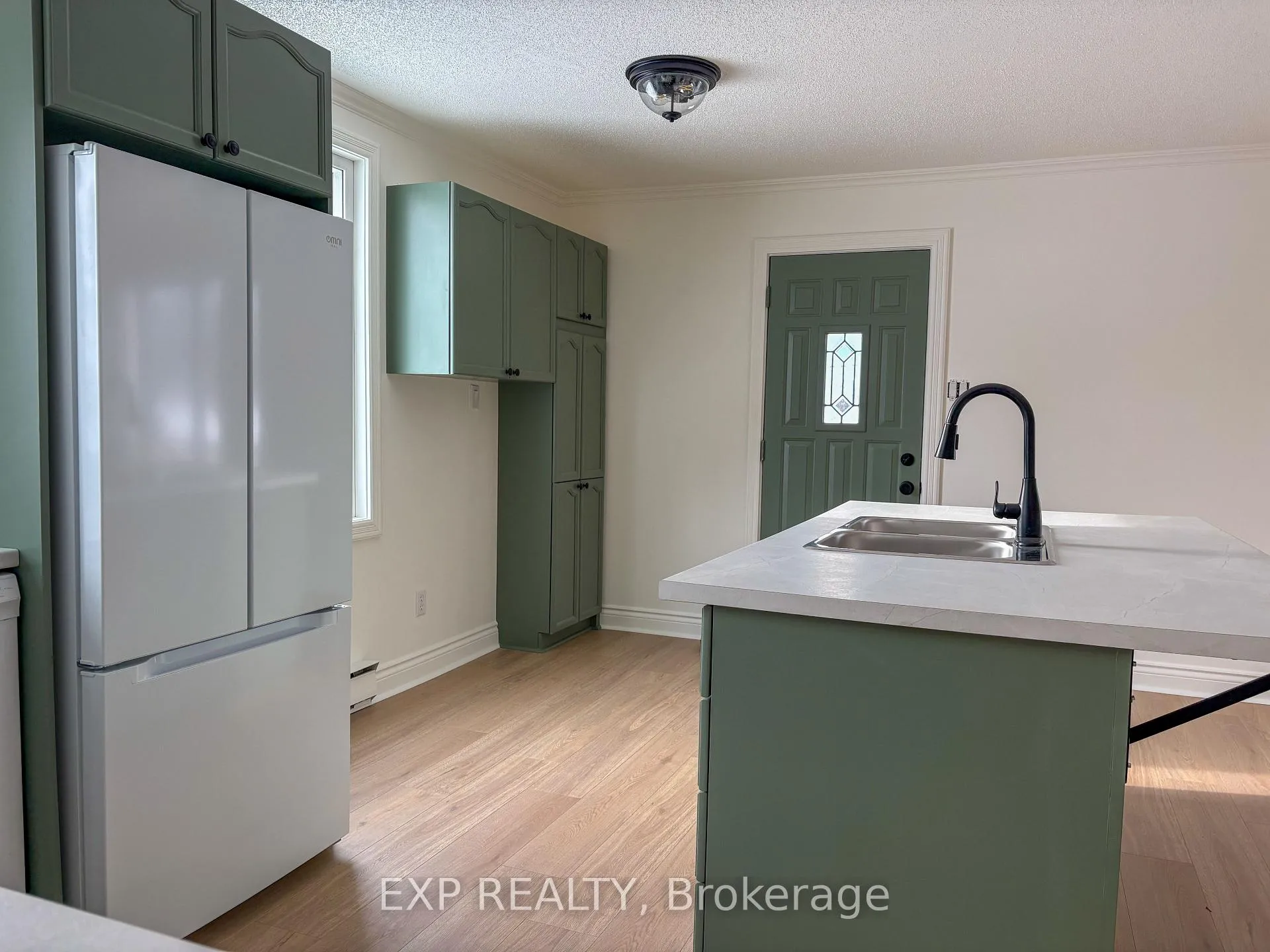 Photo 15 of 349 Raglan Street N, Renfrew — HOMEH
