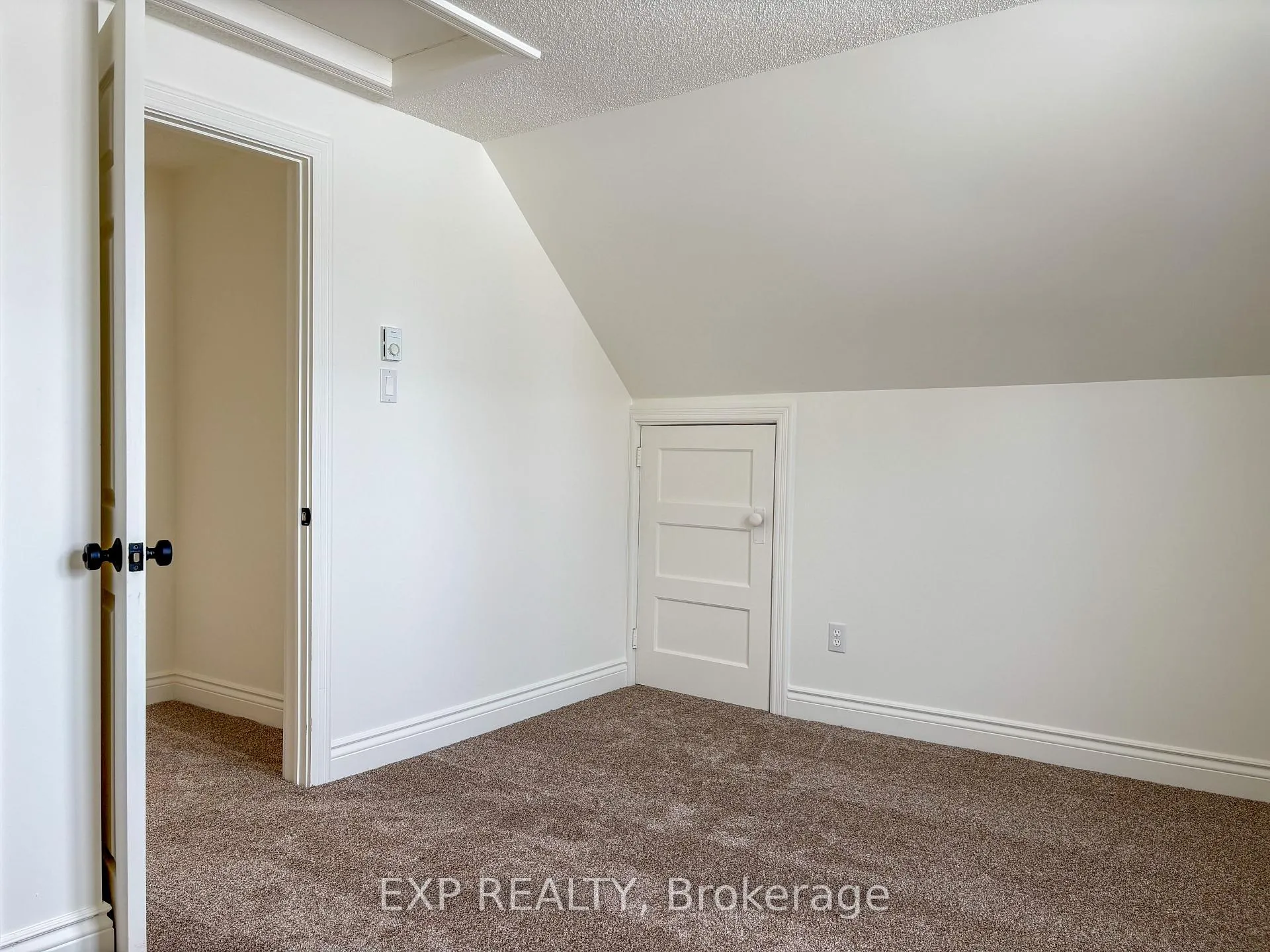 Photo 19 of 349 Raglan Street N, Renfrew — HOMEH