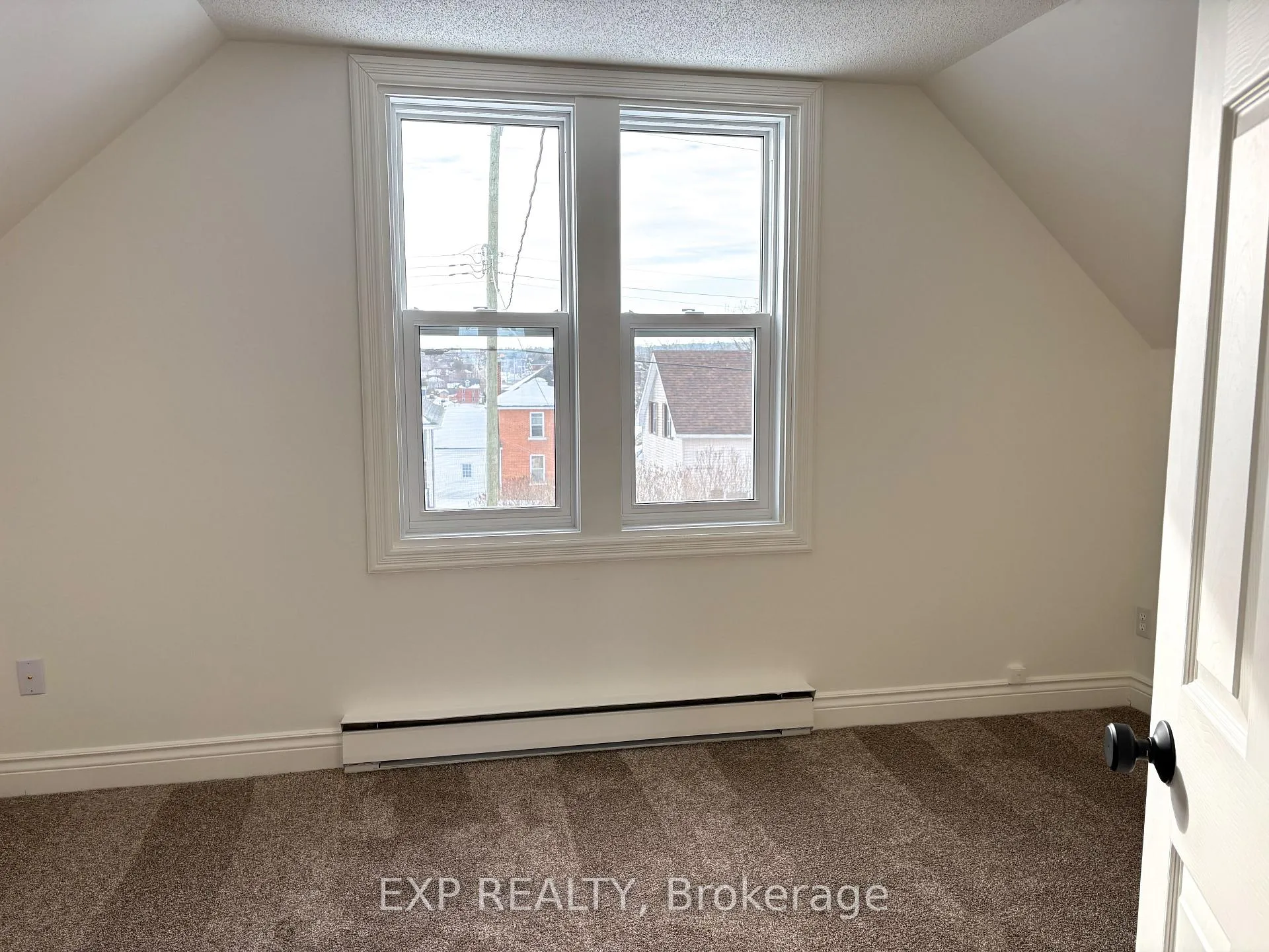 Photo 22 of 349 Raglan Street N, Renfrew — HOMEH