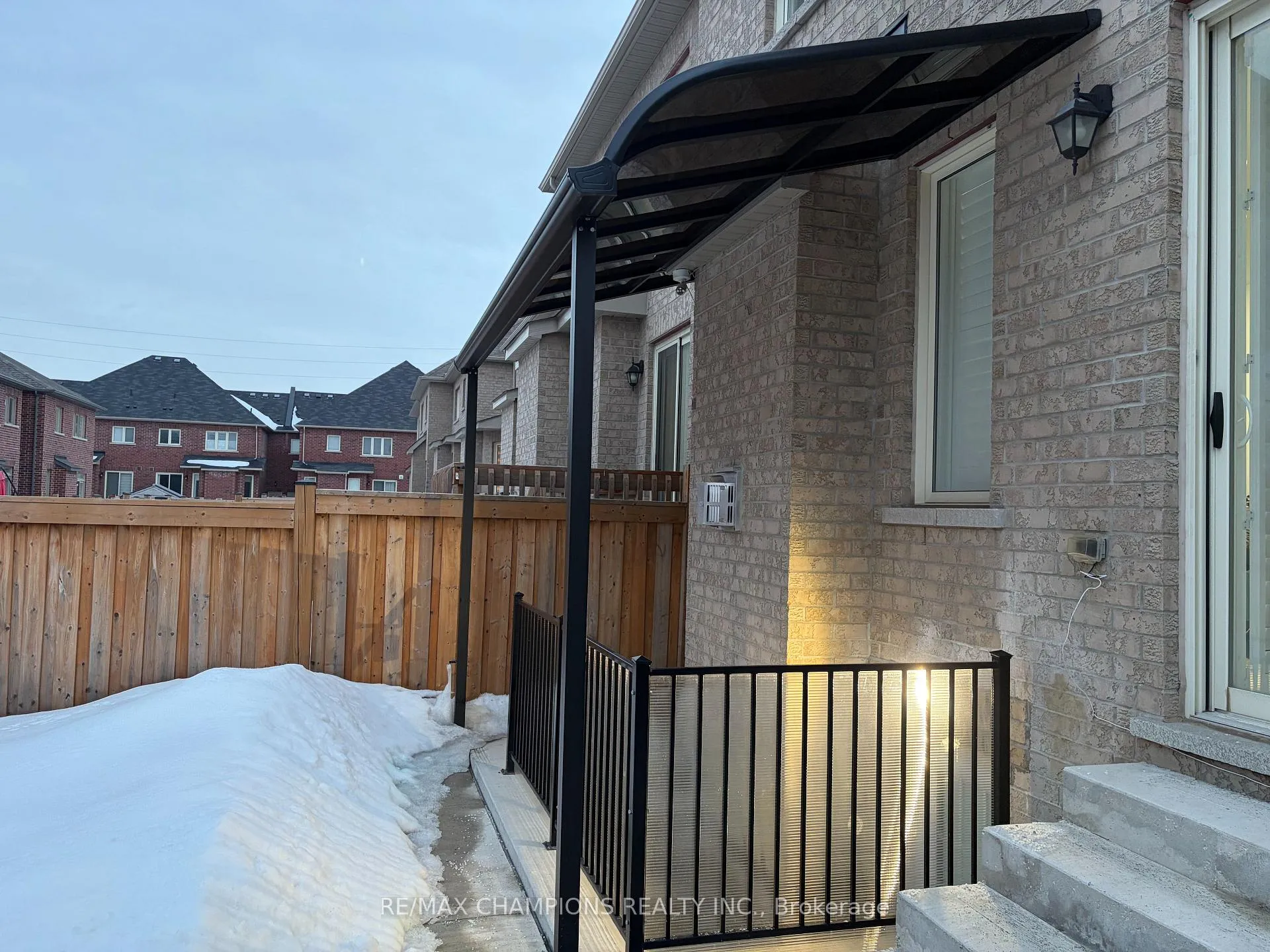 Photo 2 of Unit (Bsmt), 31 Folgate Crescent, Brampton, Sandringham-Wellington North — HOMEH