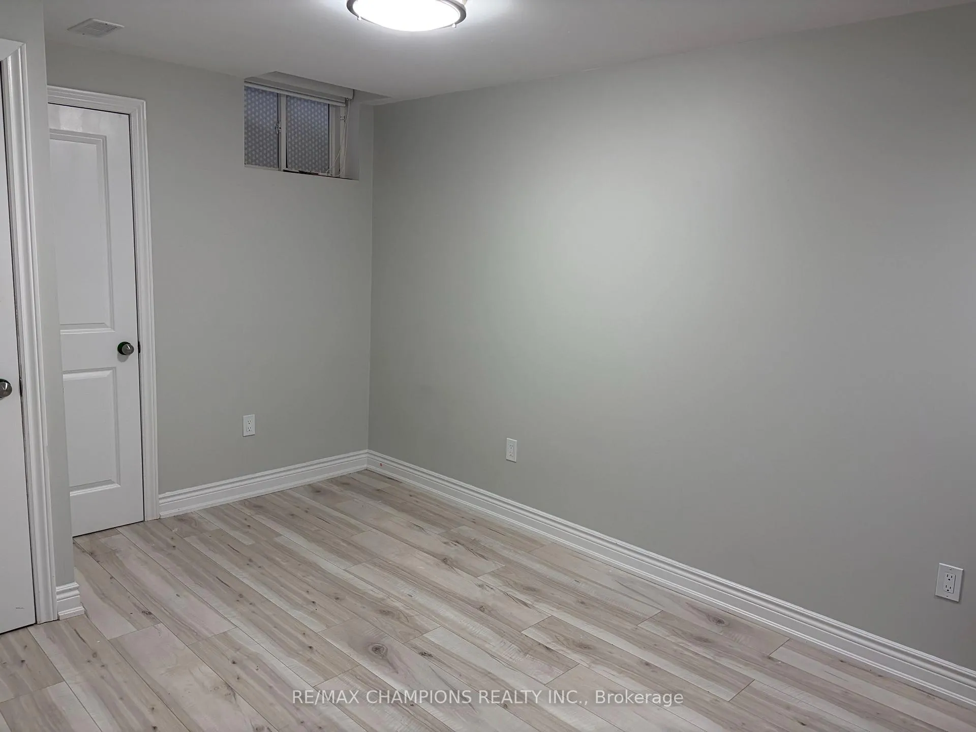 Photo 3 of Unit (Bsmt), 31 Folgate Crescent, Brampton, Sandringham-Wellington North — HOMEH