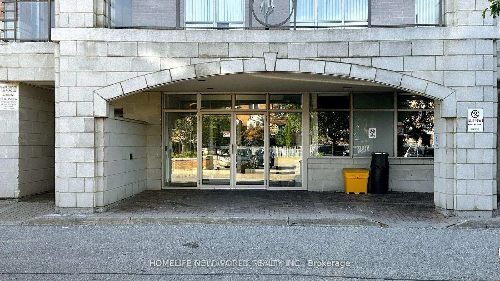 Photo 1 of Unit 301, 130 Pond Drive, Markham, Commerce Valley — HOMEH