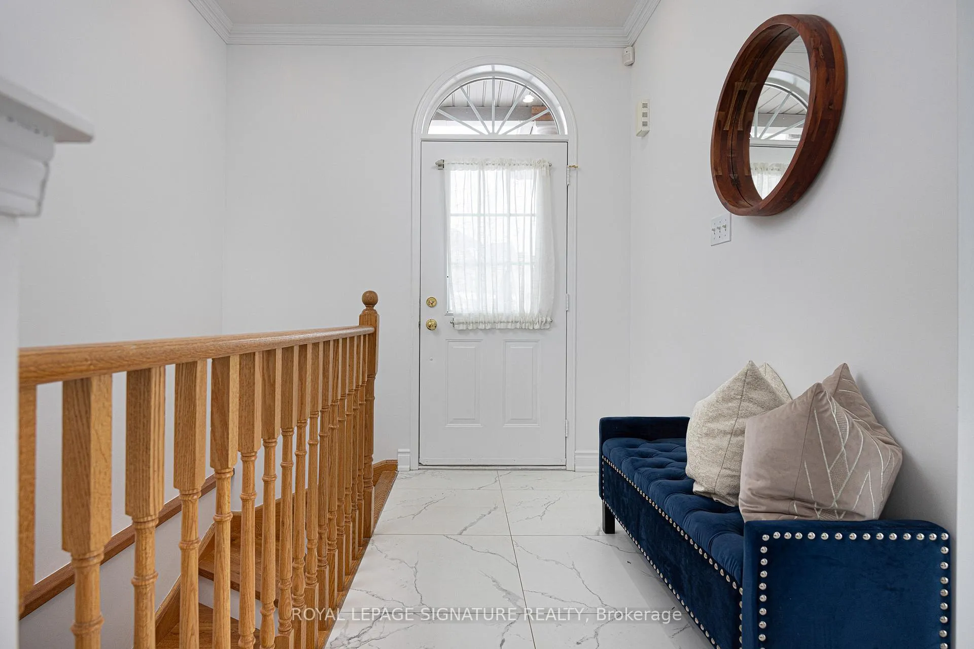 Photo 4 of 328 Maple View Court, Pickering, Rouge Park — HOMEH