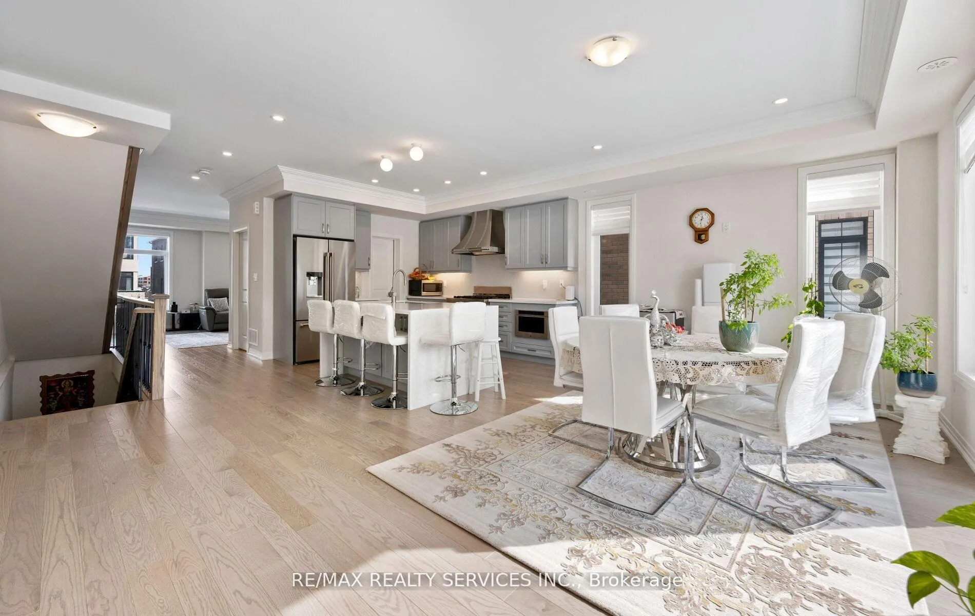 Photo 8 of 32 Bonnington Drive, Brampton, Northwest Brampton — HOMEH