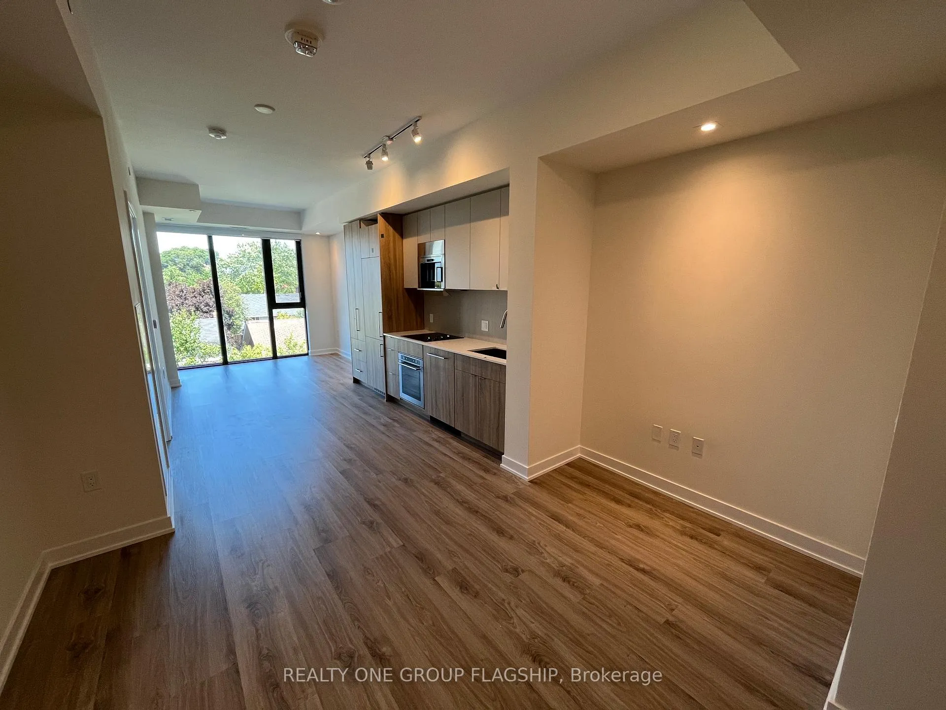 Photo 5 of Unit 601, 840 St Clair Avenue W, Toronto, Oakwood Village — HOMEH