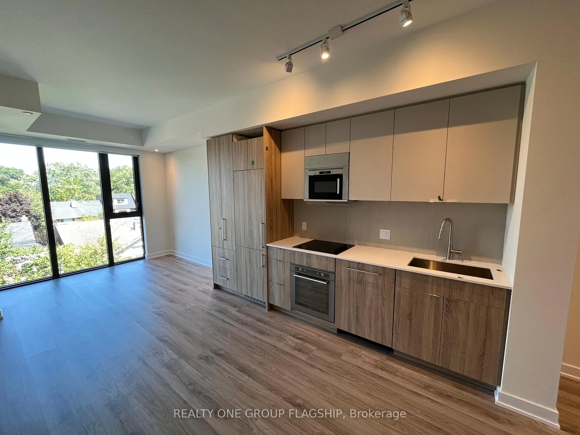 Photo 6 of Unit 601, 840 St Clair Avenue W, Toronto, Oakwood Village — HOMEH
