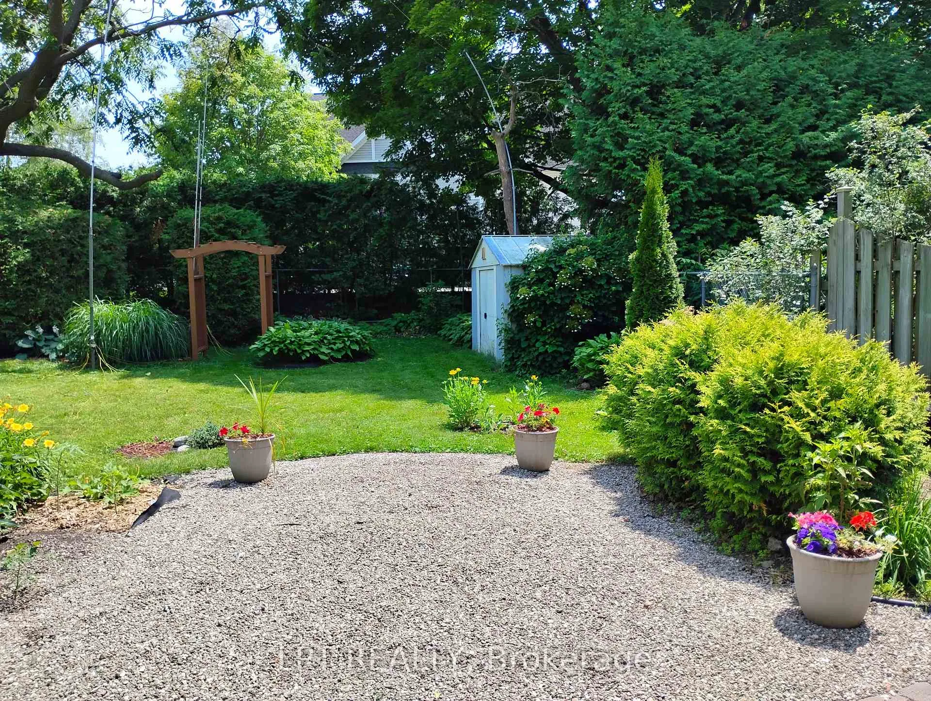 Photo 17 of 2302 Lawn Avenue, Ottawa, Woodroffe — HOMEH