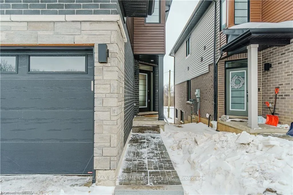 Photo 2 of 58 Gort Avenue, Brant, Paris — HOMEH