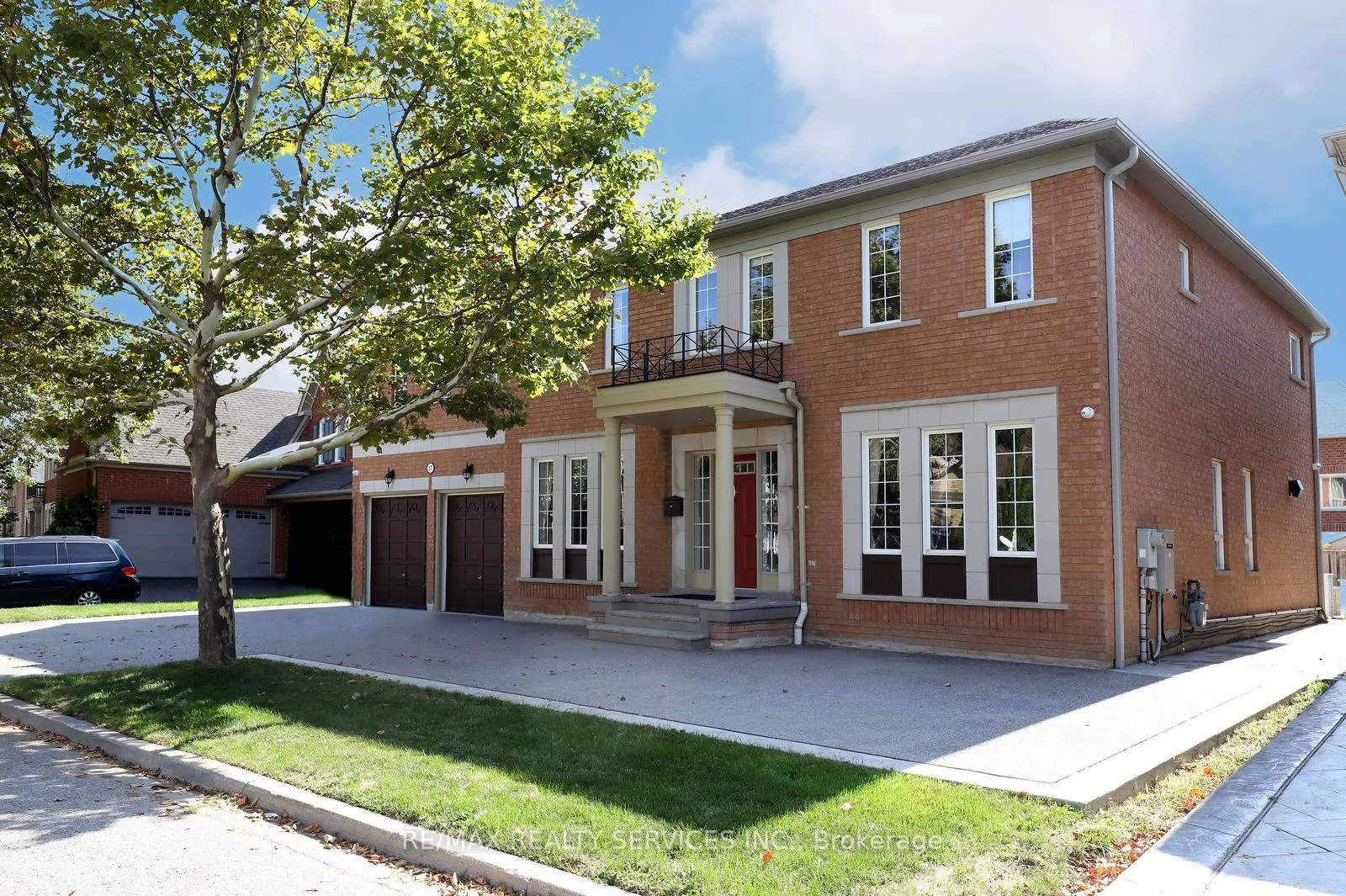 Photo 4 of 17 Ballantyne Drive, Ajax, Northwest Ajax — HOMEH