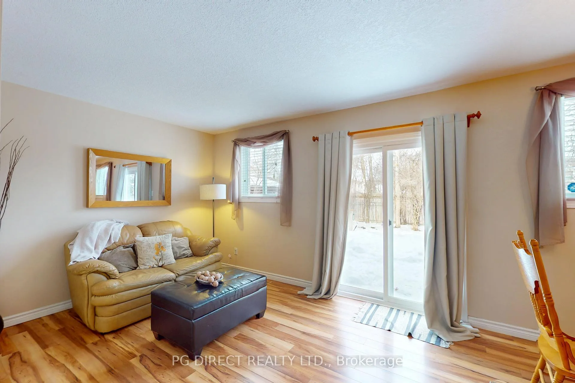 Photo 3 of 89 Inverness Drive, Guelph, Victoria North — HOMEH