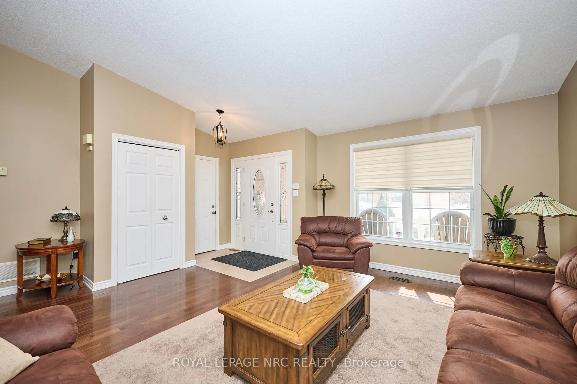 Photo 5 of 3399 Cardinal Drive, Niagara Falls, Mt. Carmel — HOMEH