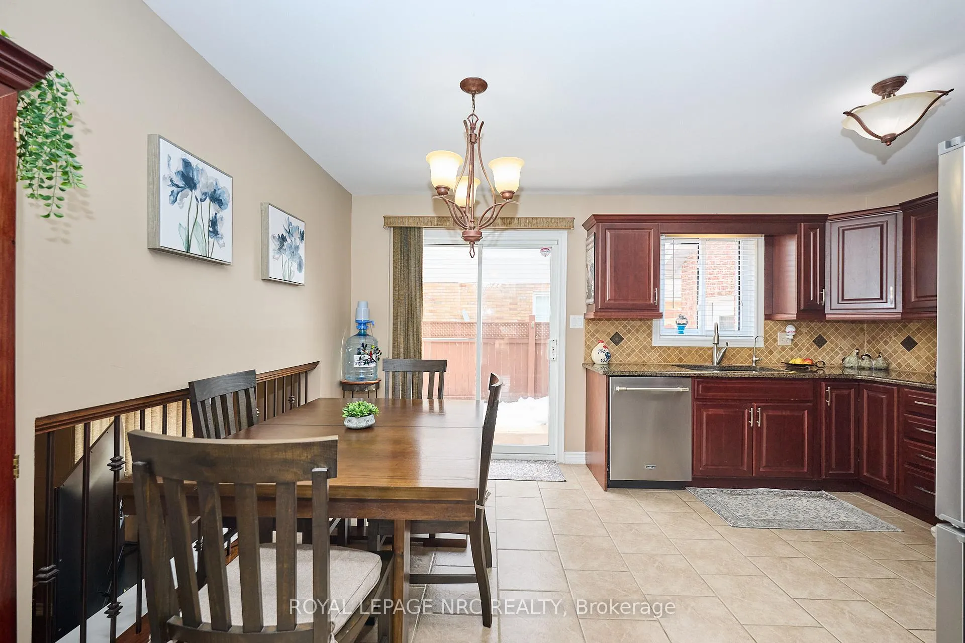 Photo 9 of 3399 Cardinal Drive, Niagara Falls, Mt. Carmel — HOMEH