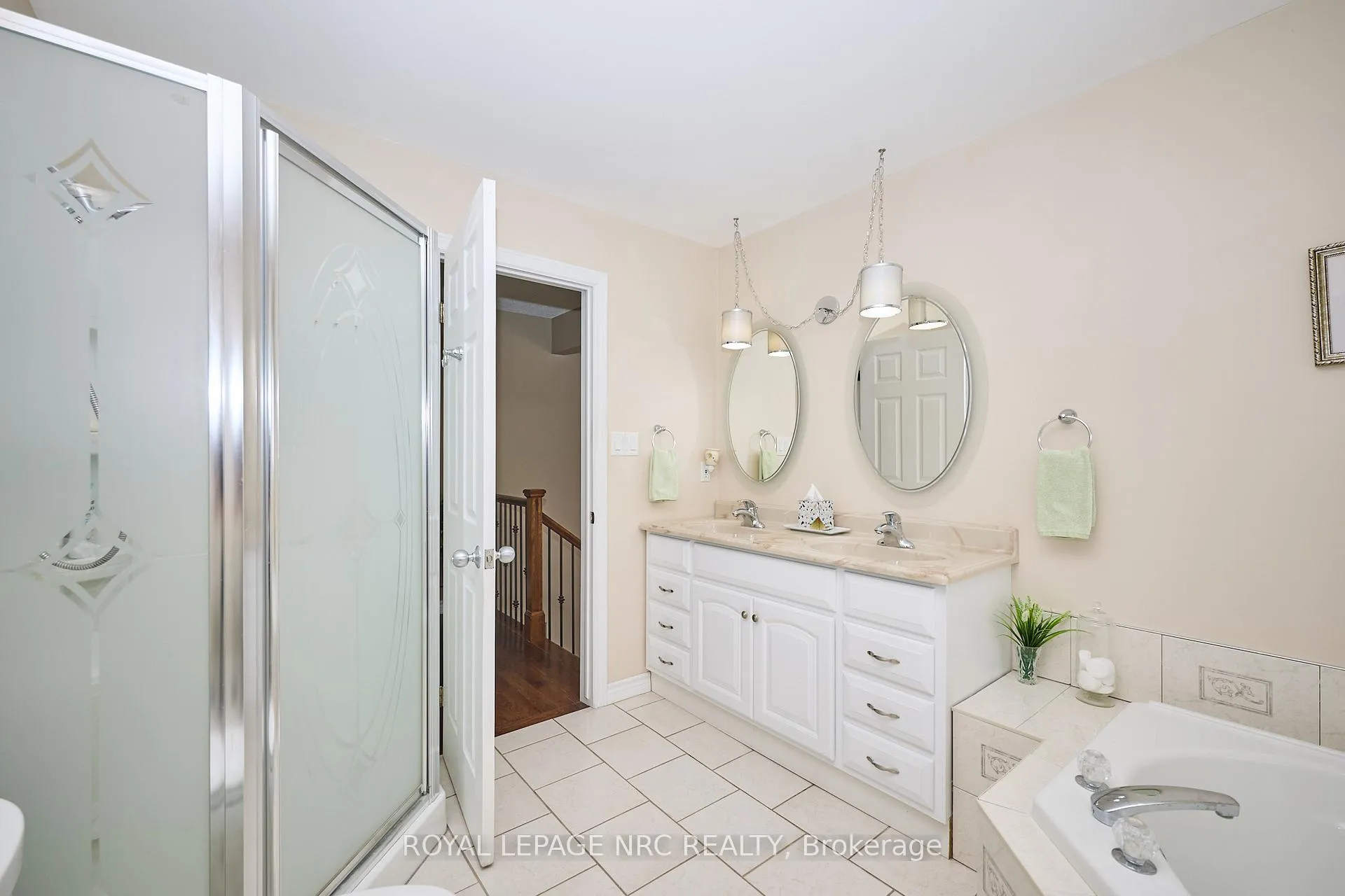 Photo 17 of 3399 Cardinal Drive, Niagara Falls, Mt. Carmel — HOMEH