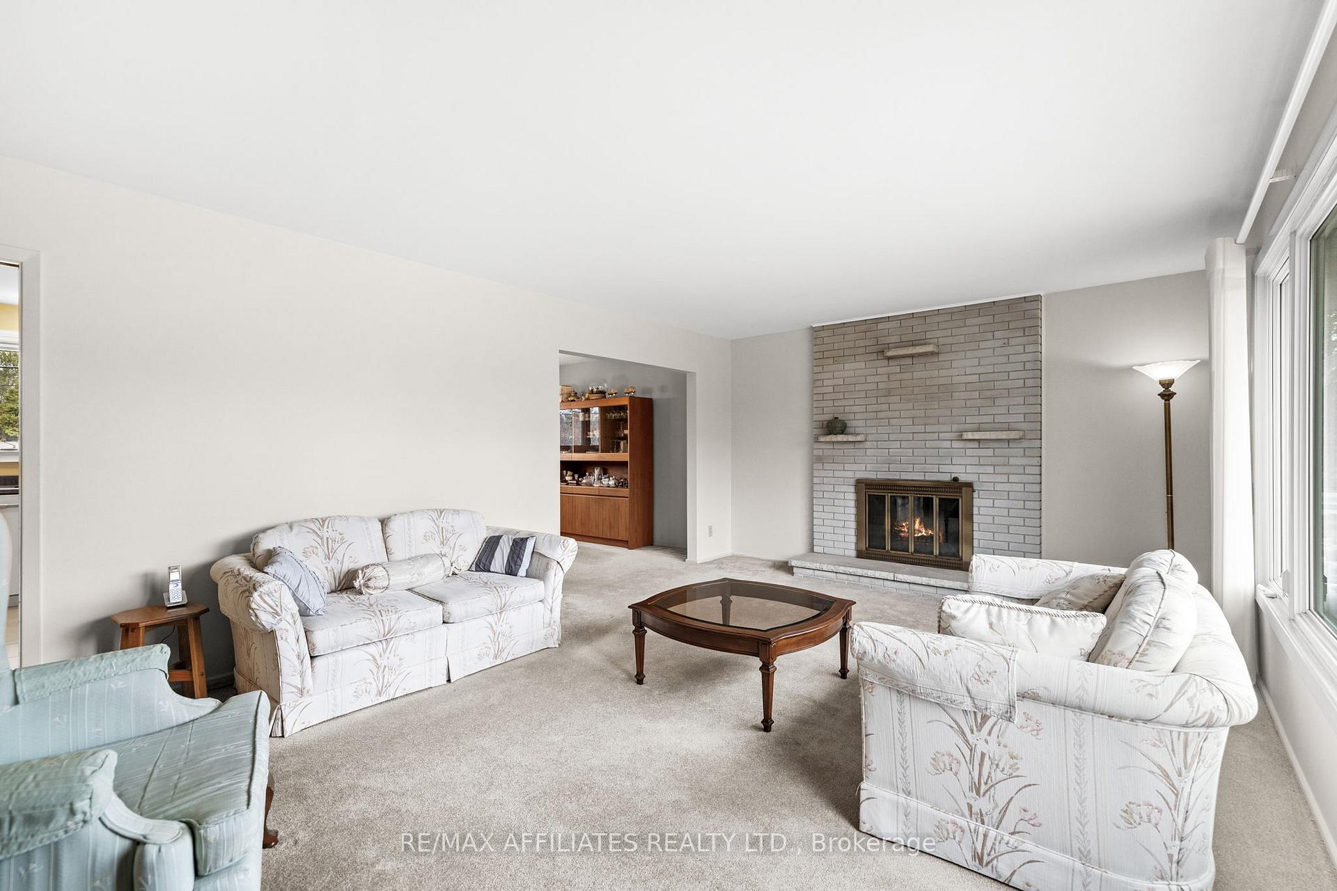 Photo 4 of 26 Parkside Crescent, Ottawa, Meadowlands/Crestview — HOMEH