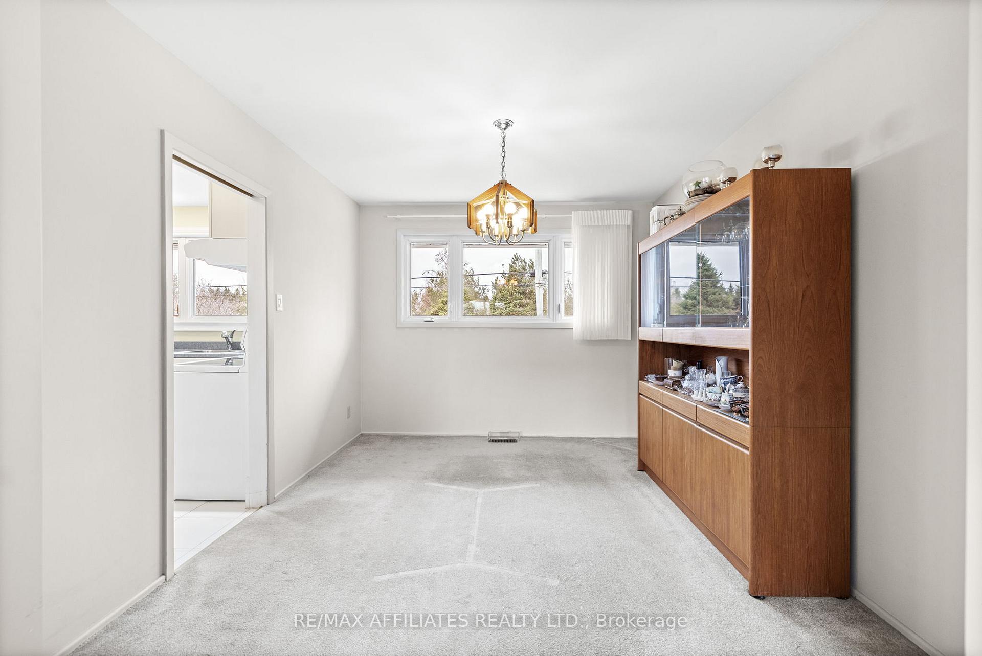 Photo 6 of 26 Parkside Crescent, Ottawa, Meadowlands/Crestview — HOMEH