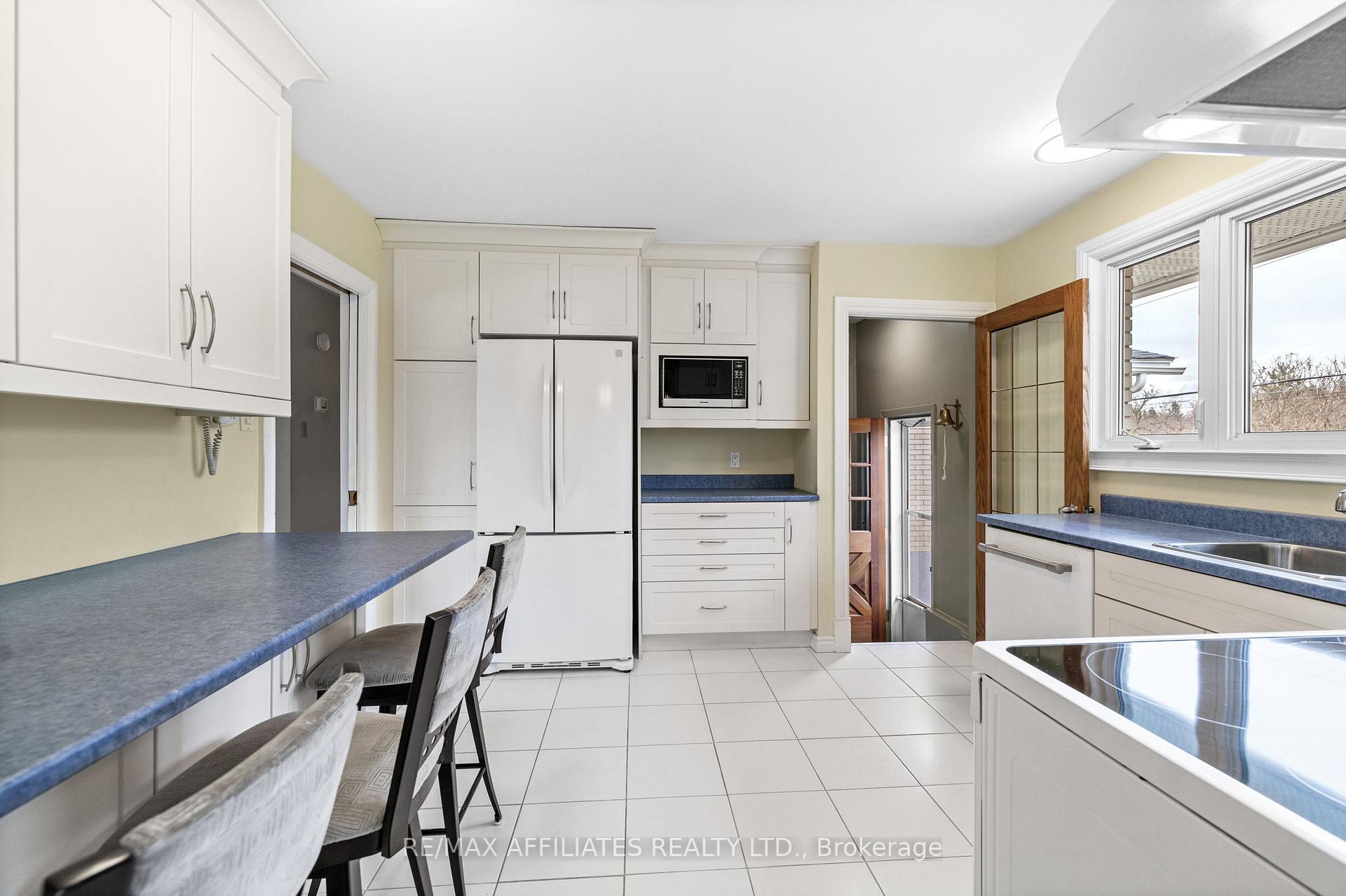 Photo 7 of 26 Parkside Crescent, Ottawa, Meadowlands/Crestview — HOMEH