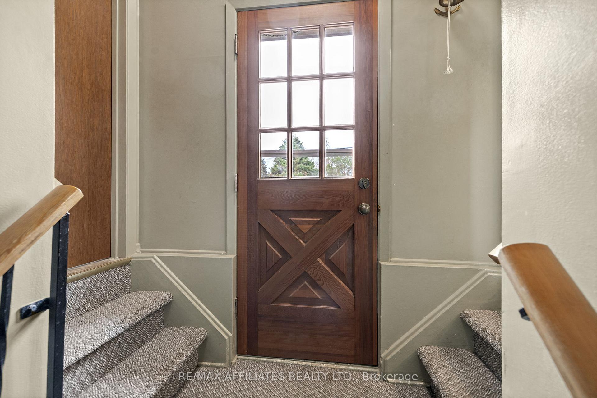 Photo 10 of 26 Parkside Crescent, Ottawa, Meadowlands/Crestview — HOMEH