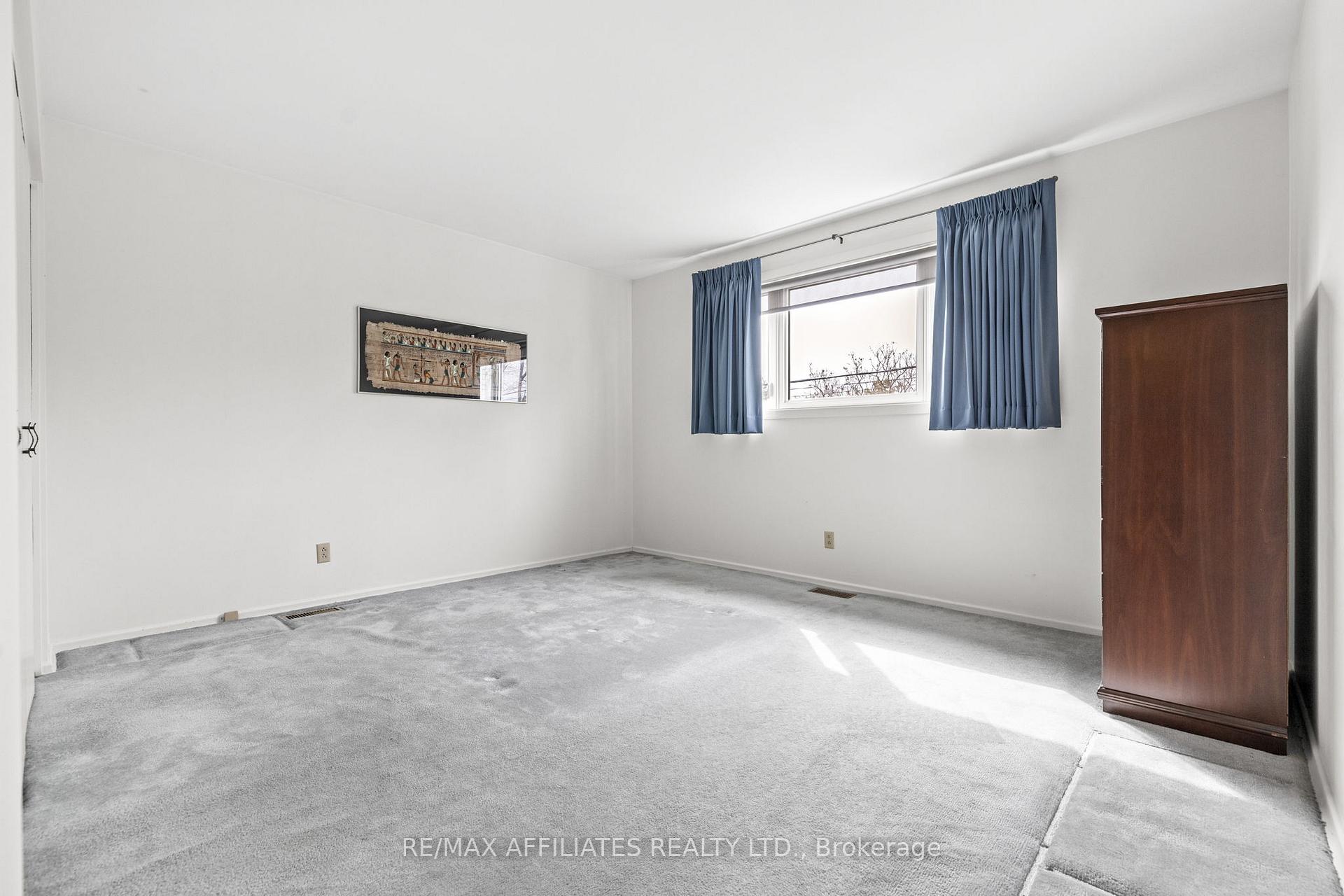 Photo 15 of 26 Parkside Crescent, Ottawa, Meadowlands/Crestview — HOMEH