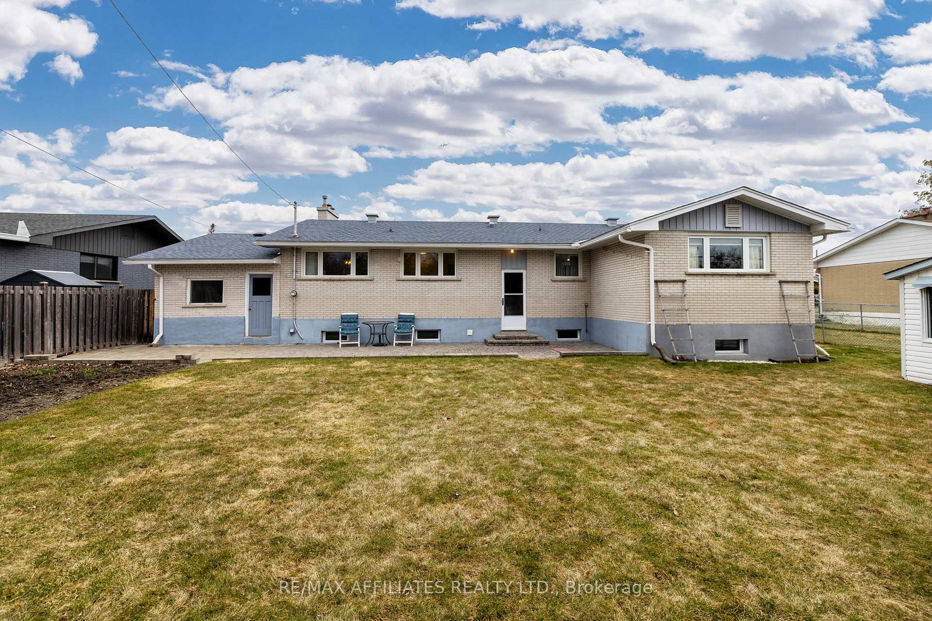 Photo 23 of 26 Parkside Crescent, Ottawa, Meadowlands/Crestview — HOMEH