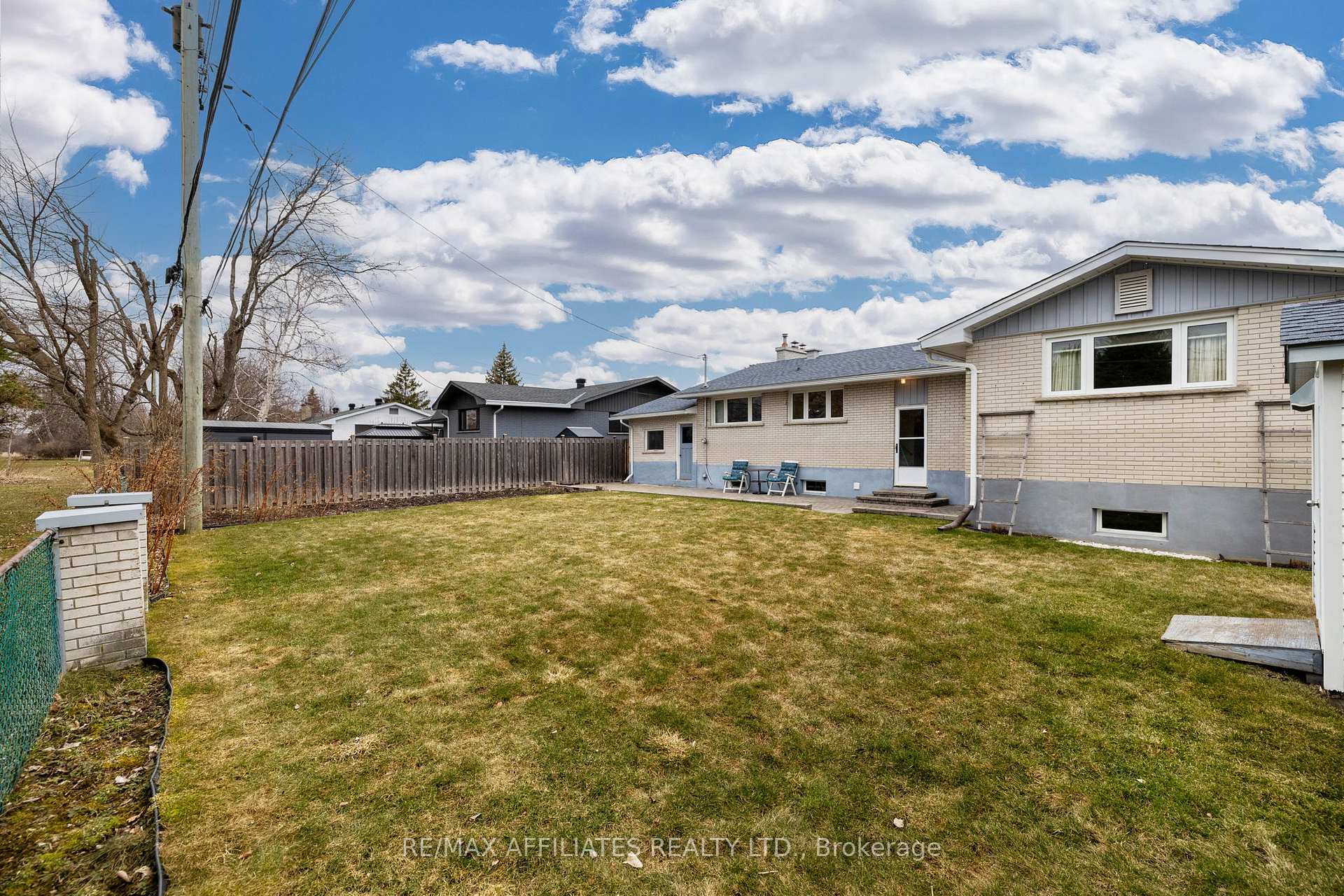 Photo 25 of 26 Parkside Crescent, Ottawa, Meadowlands/Crestview — HOMEH