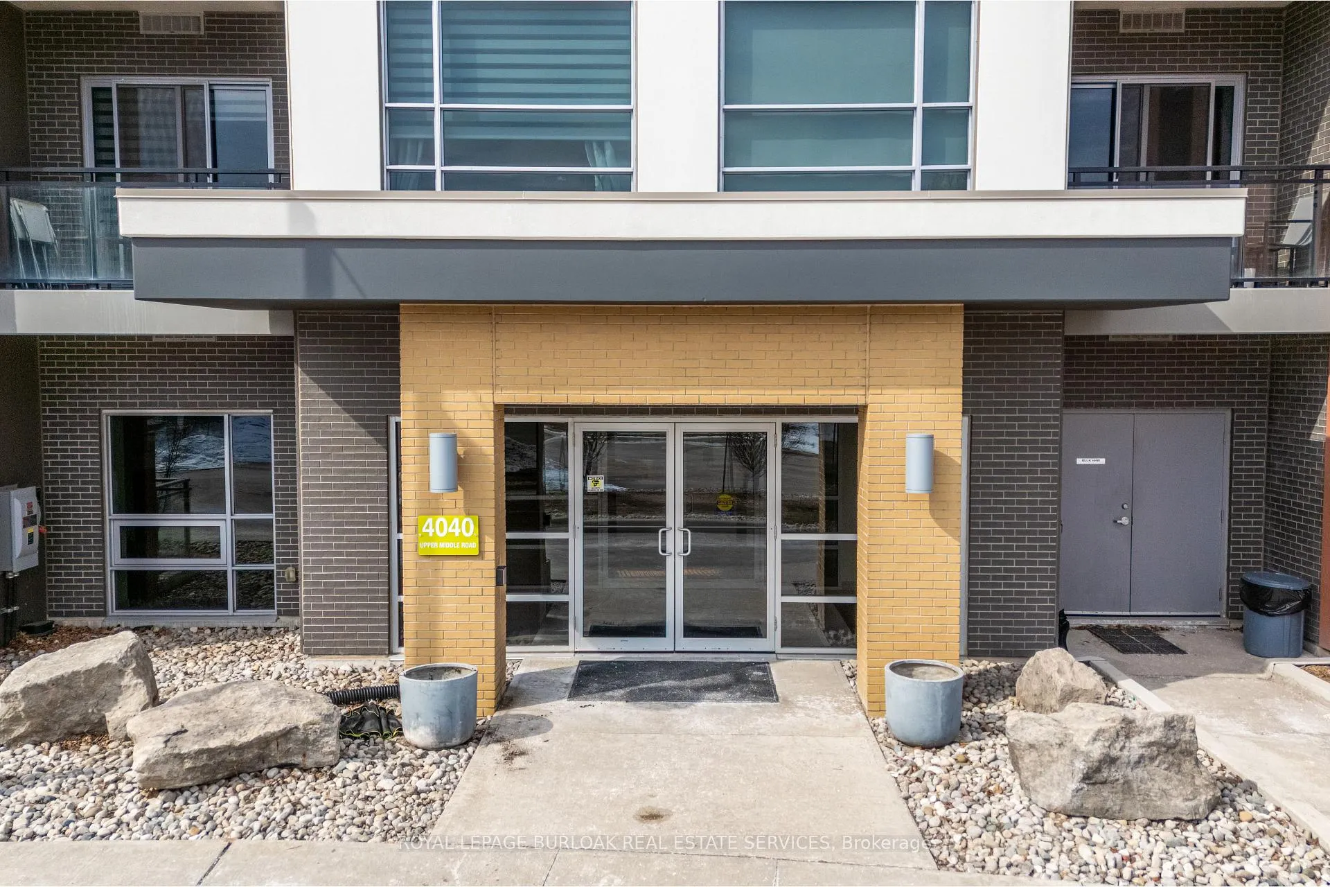 Photo 3 of Unit 114, 4040 Upper Middle Road, Burlington, Tansley — HOMEH