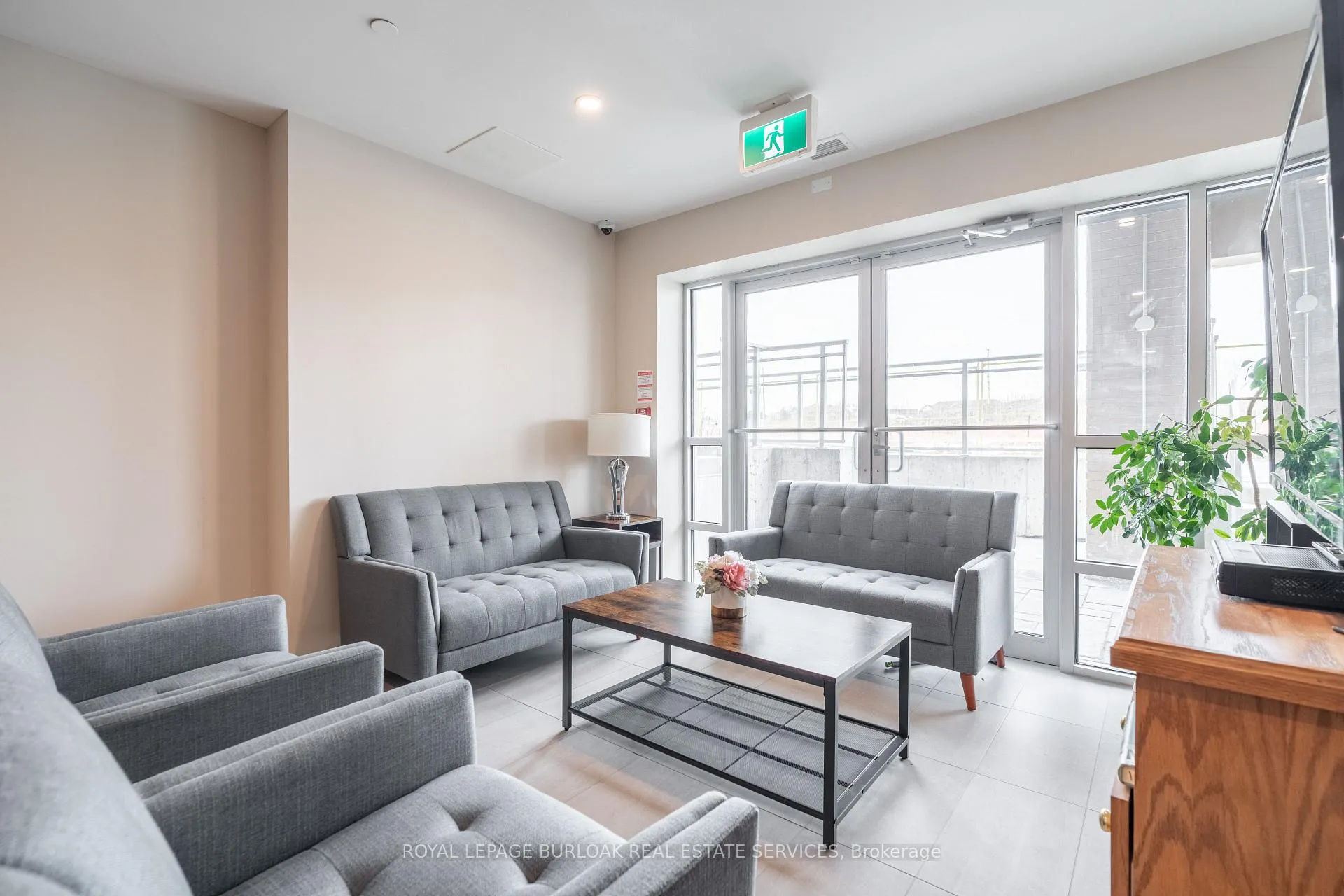 Photo 29 of Unit 114, 4040 Upper Middle Road, Burlington, Tansley — HOMEH