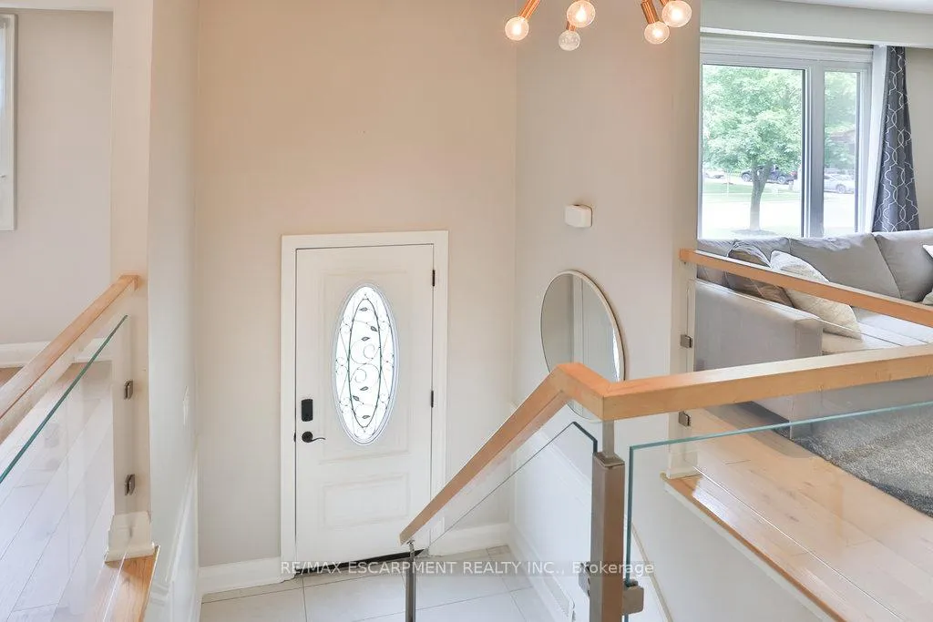 Photo 4 of 3354 Bristol Drive, Burlington, Palmer — HOMEH