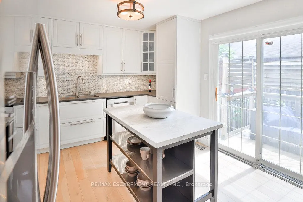 Photo 8 of 3354 Bristol Drive, Burlington, Palmer — HOMEH