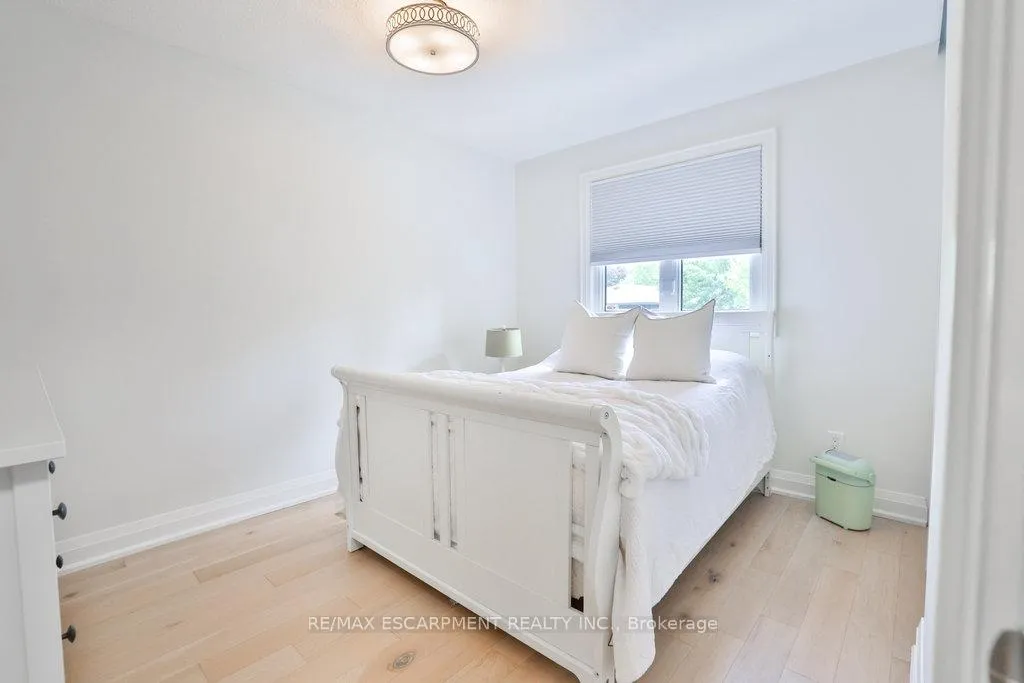 Photo 11 of 3354 Bristol Drive, Burlington, Palmer — HOMEH