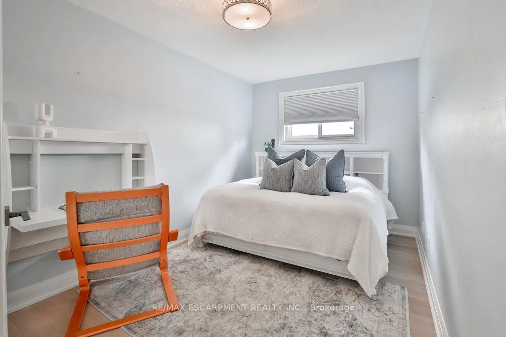 Photo 13 of 3354 Bristol Drive, Burlington, Palmer — HOMEH