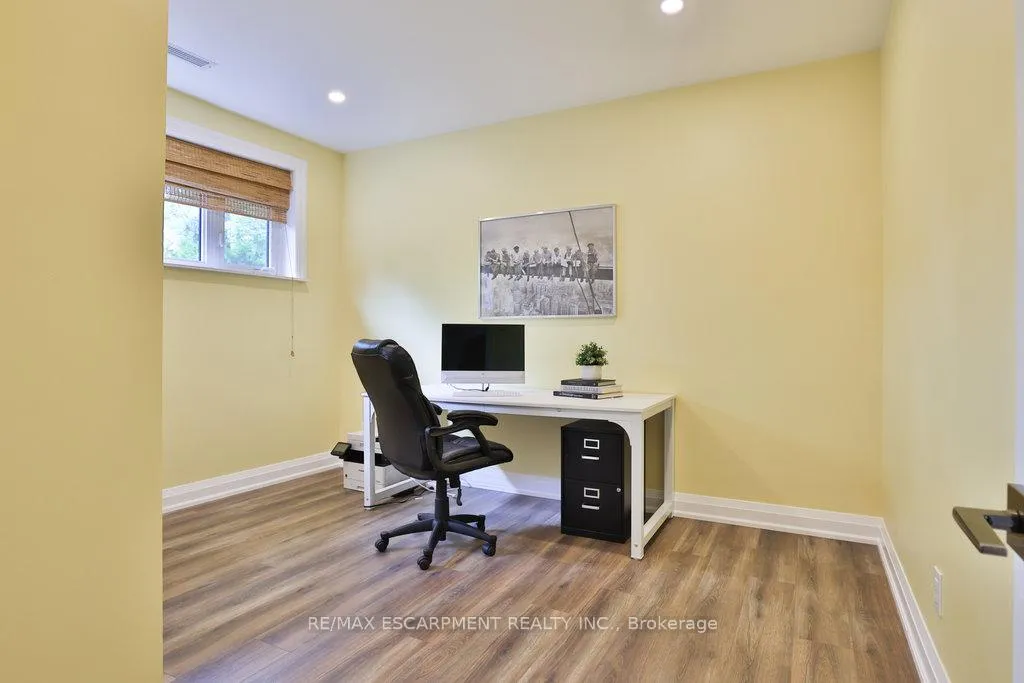 Photo 16 of 3354 Bristol Drive, Burlington, Palmer — HOMEH