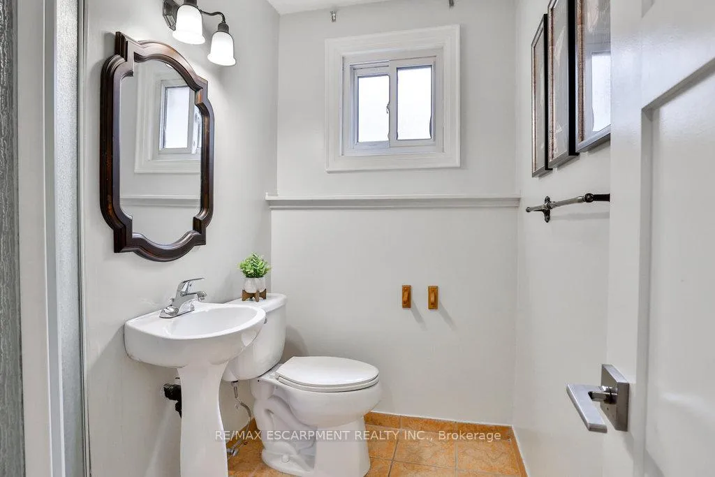 Photo 17 of 3354 Bristol Drive, Burlington, Palmer — HOMEH