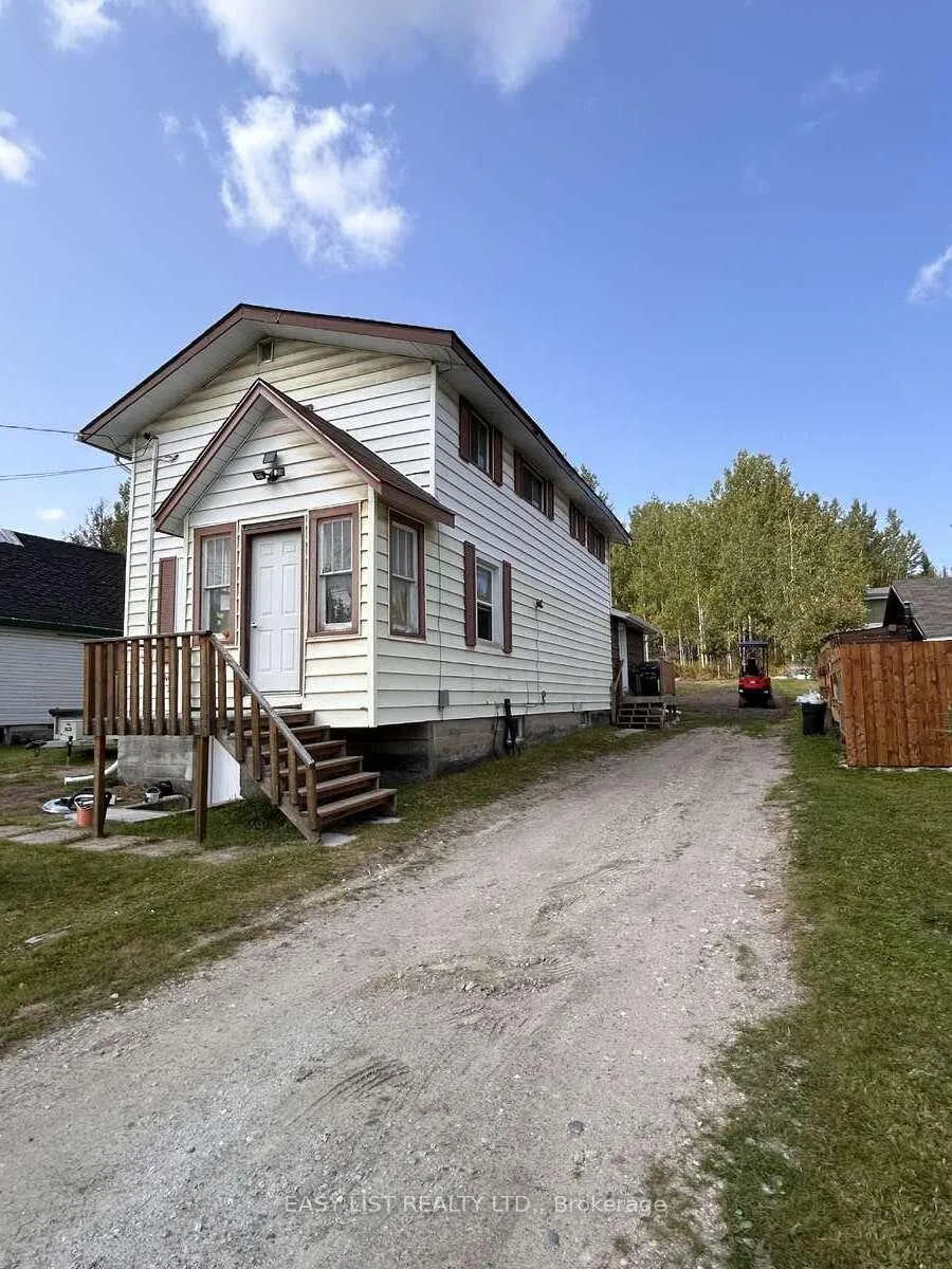 Photo 2 of 153 Third Avenue, Hornepayne — HOMEH