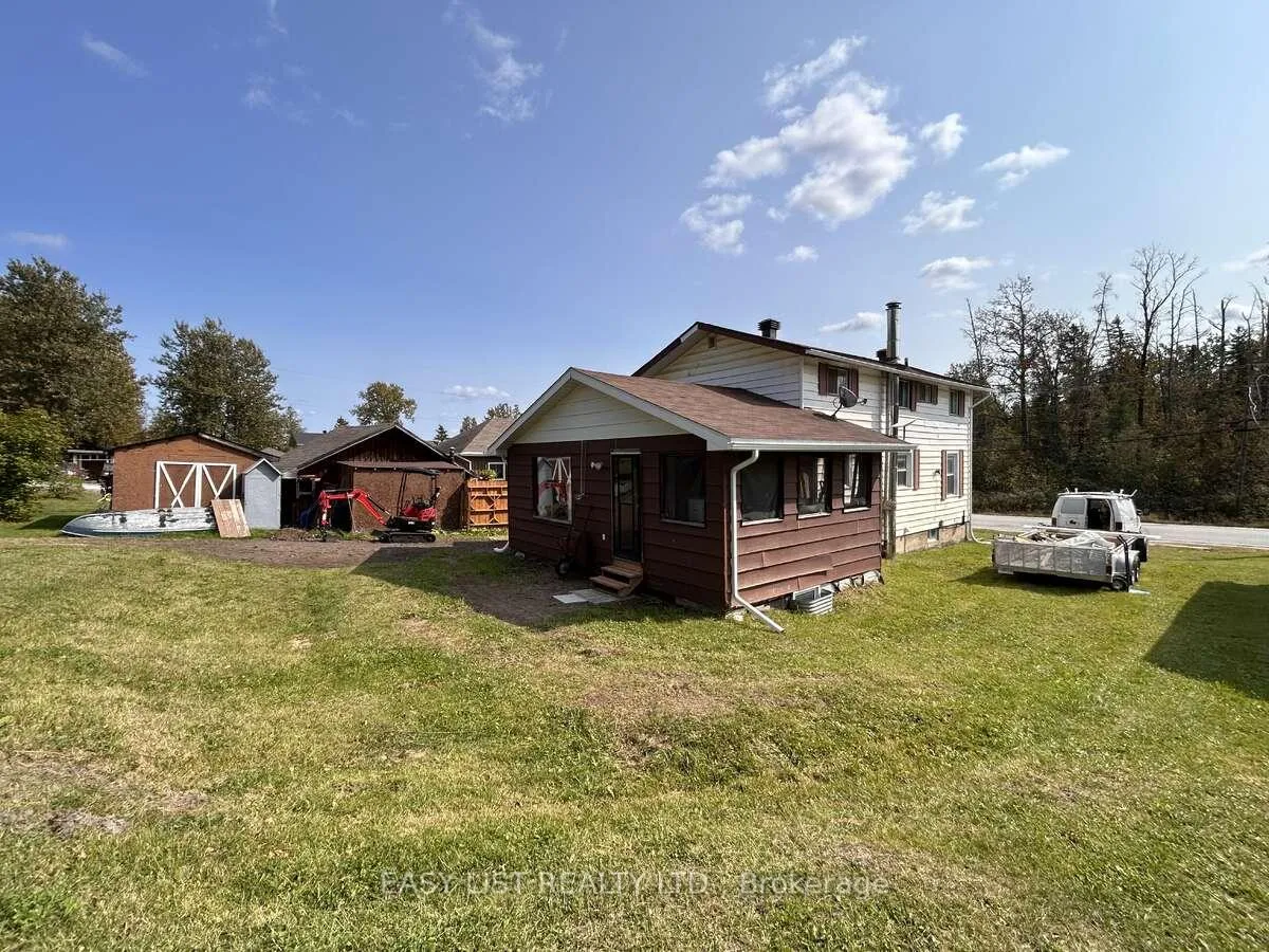 Photo 5 of 153 Third Avenue, Hornepayne — HOMEH