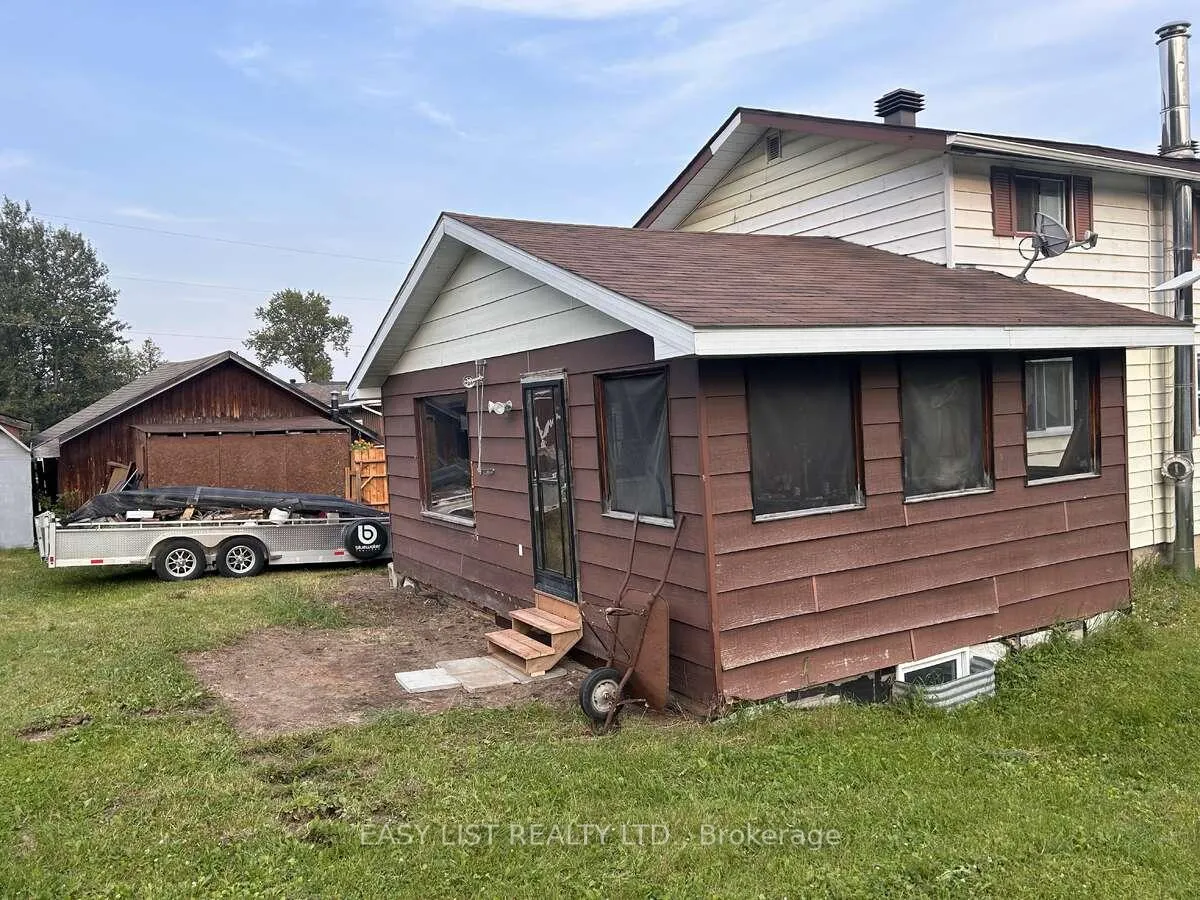 Photo 6 of 153 Third Avenue, Hornepayne — HOMEH