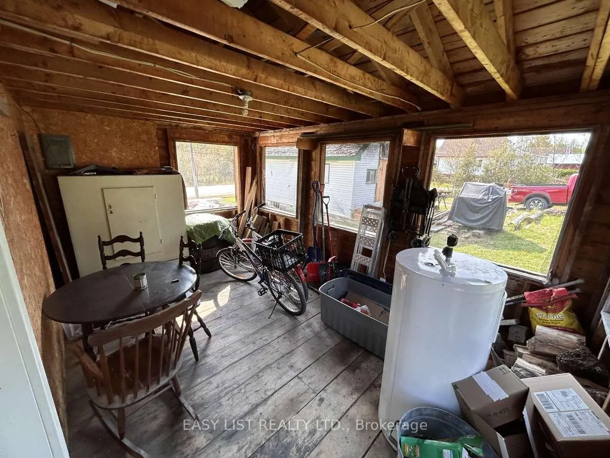 Photo 7 of 153 Third Avenue, Hornepayne — HOMEH