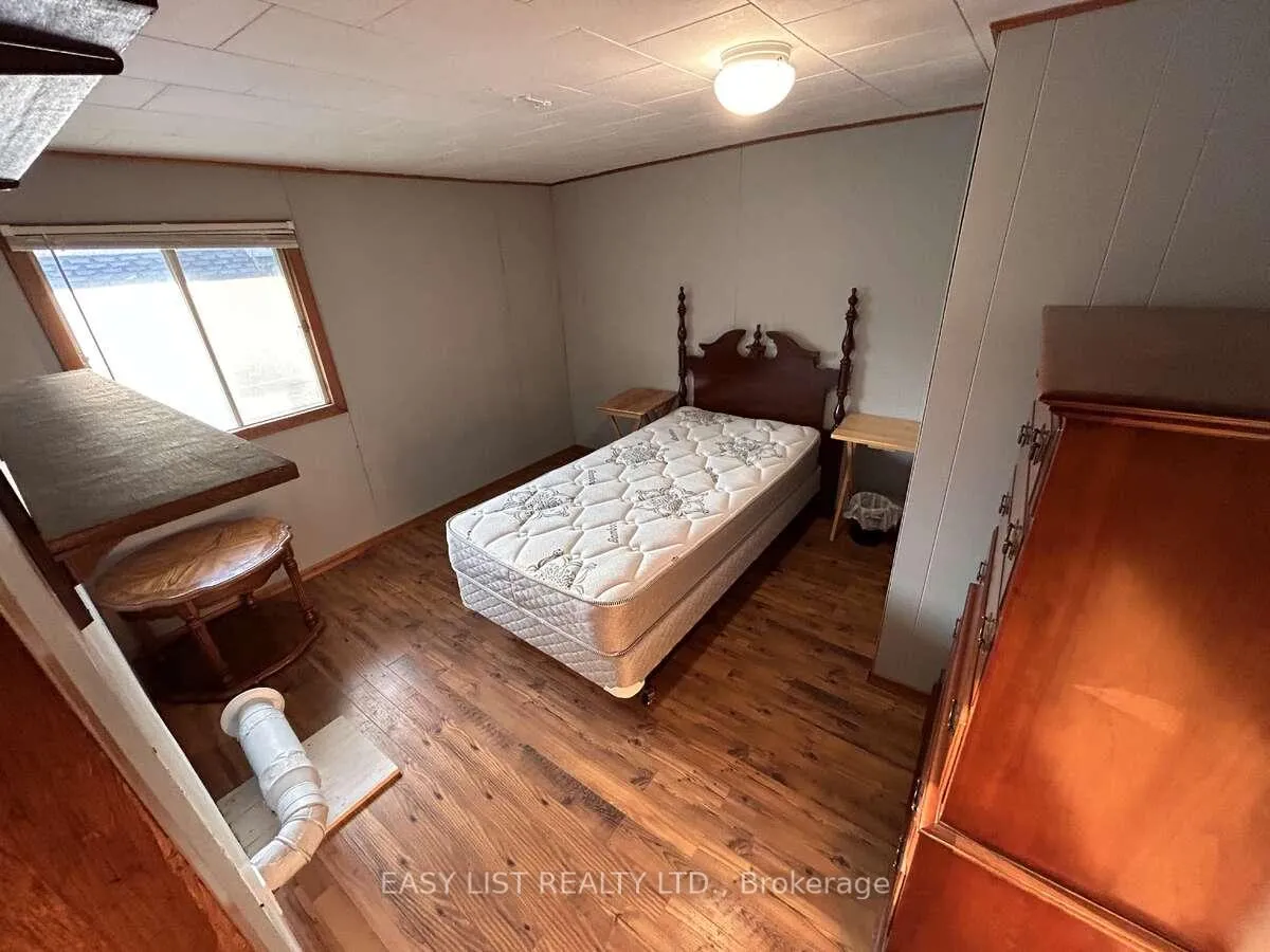 Photo 8 of 153 Third Avenue, Hornepayne — HOMEH