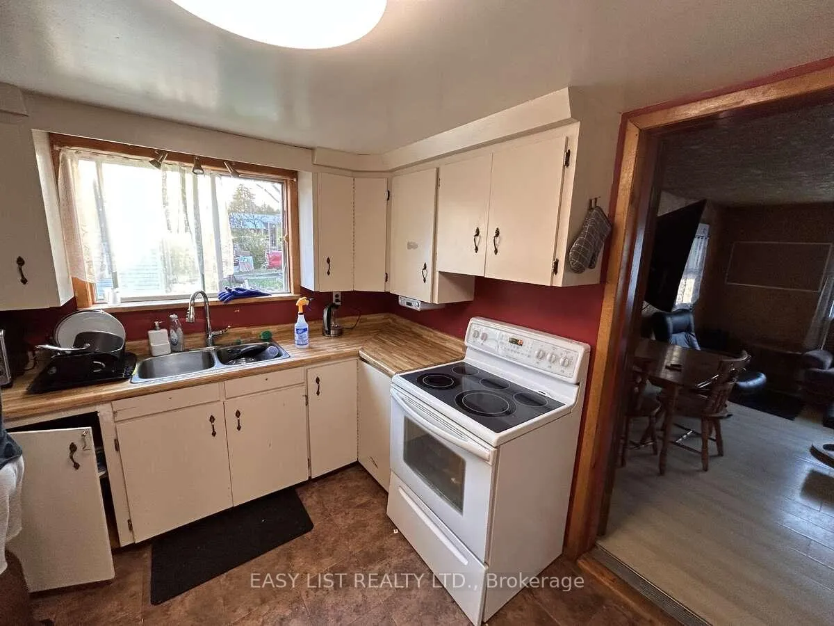 Photo 20 of 153 Third Avenue, Hornepayne — HOMEH