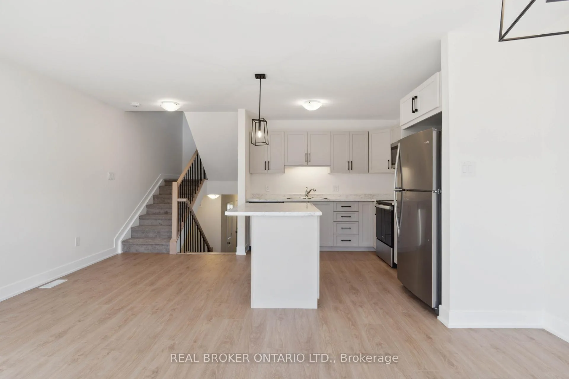 Photo 8 of 73 Staples Boulevard, Smiths Falls — HOMEH