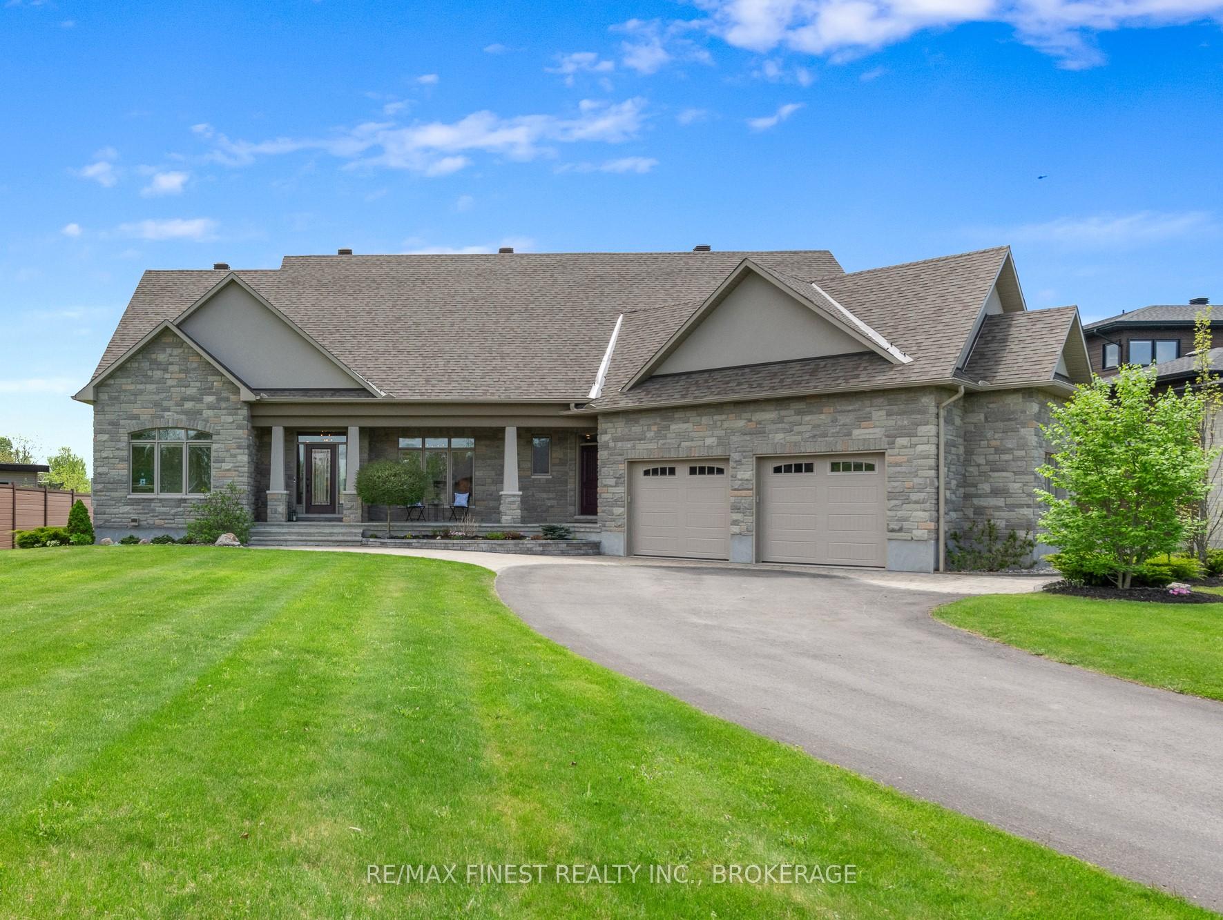 Photo 3 of 717 McManus Avenue, Ottawa, Manotick Village & Manotick Estates — HOMEH
