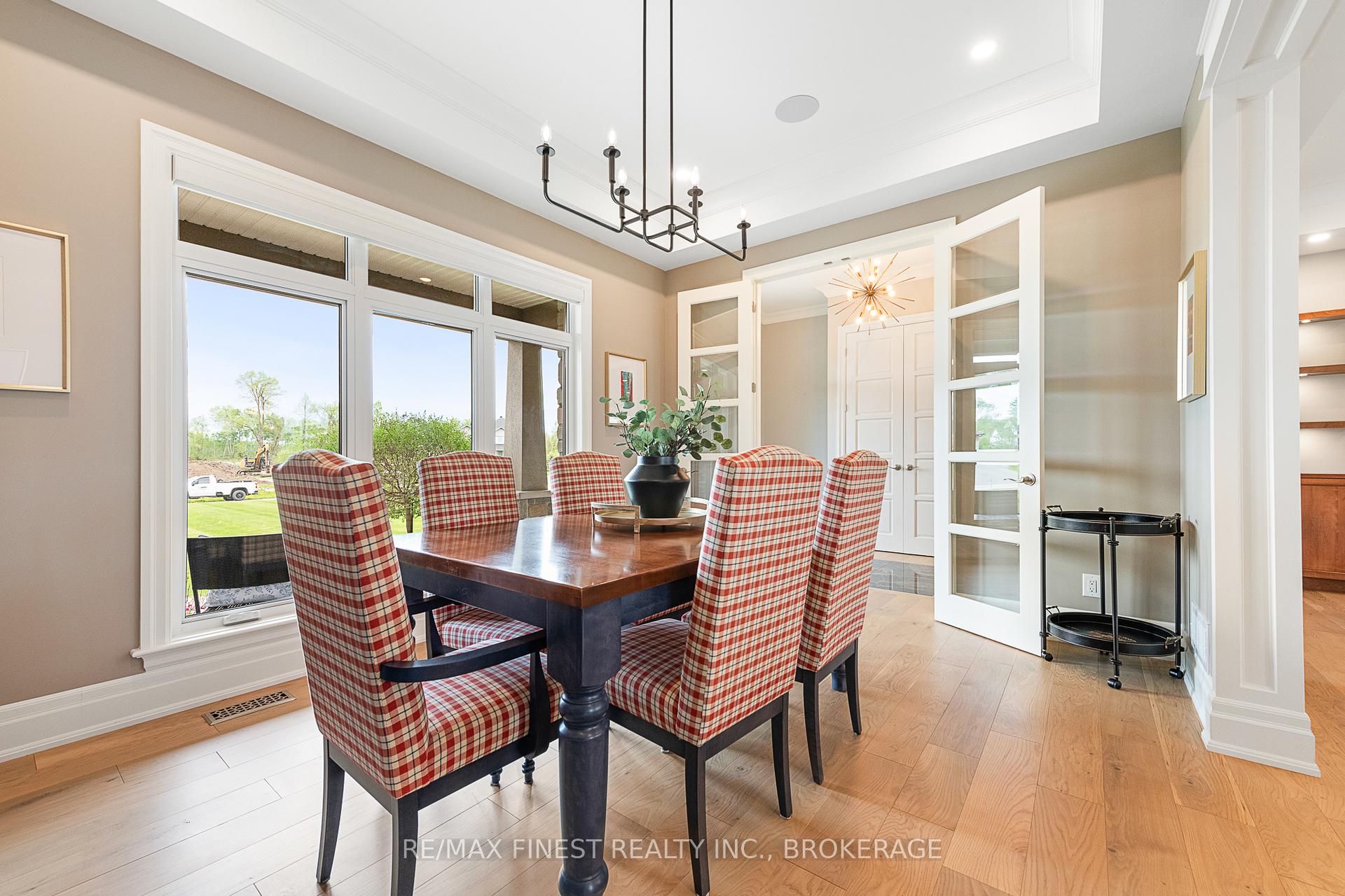 Photo 5 of 717 McManus Avenue, Ottawa, Manotick Village & Manotick Estates — HOMEH