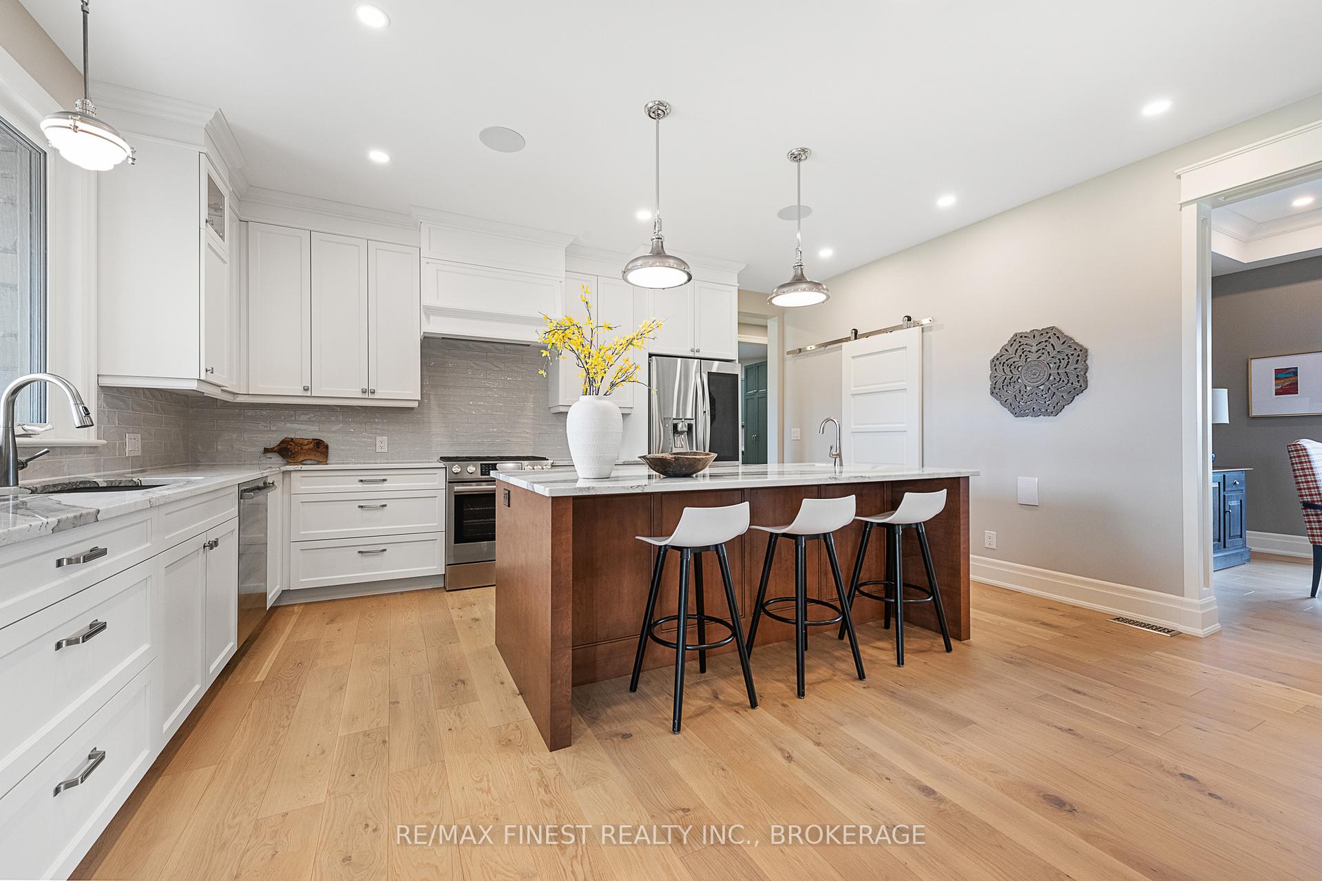 Photo 10 of 717 McManus Avenue, Ottawa, Manotick Village & Manotick Estates — HOMEH