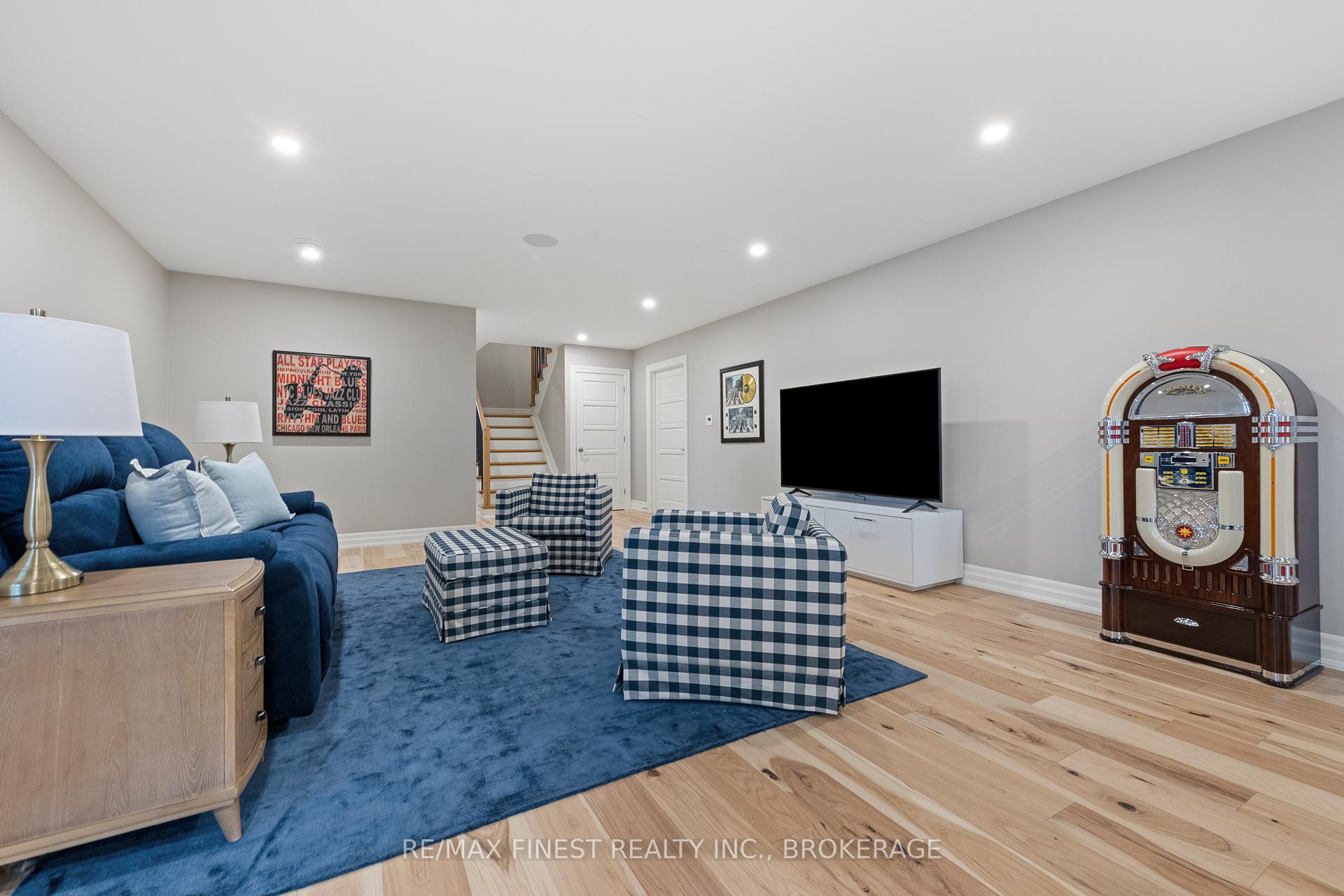 Photo 23 of 717 McManus Avenue, Ottawa, Manotick Village & Manotick Estates — HOMEH