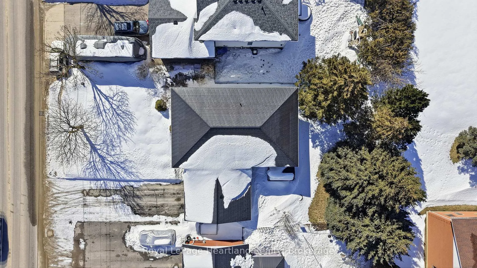 Photo 2 of 331 Sligo Road E, Wellington North, Mount Forest — HOMEH