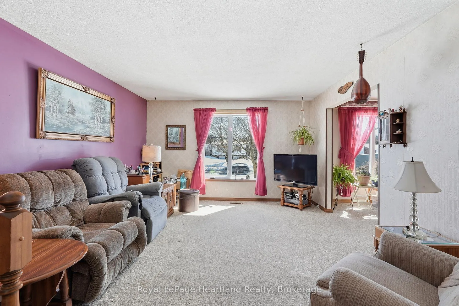 Photo 9 of 331 Sligo Road E, Wellington North, Mount Forest — HOMEH